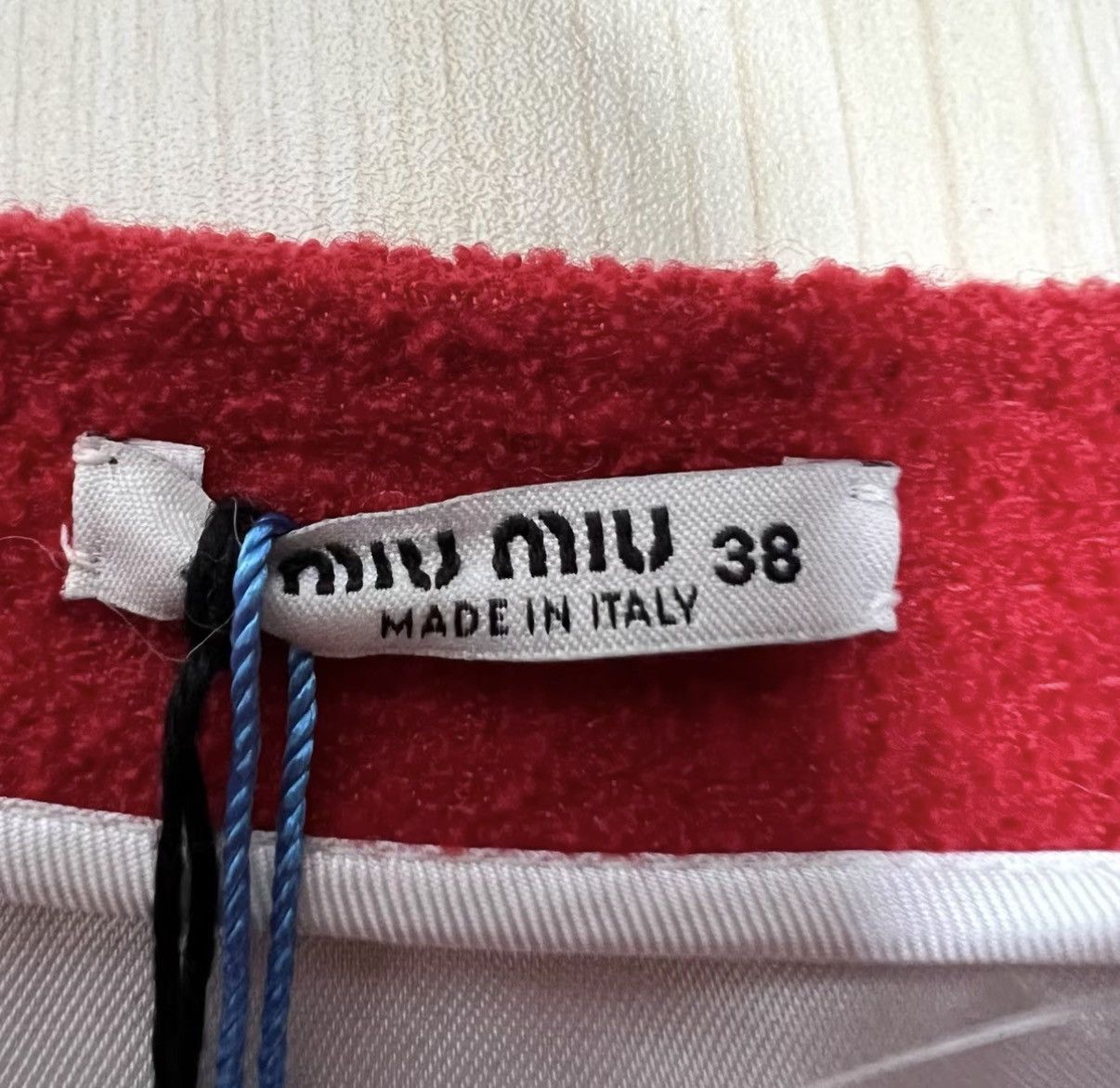 Miu Miu Miu Miu Red Fleece Mini Skirt with Pockets J41 Size 26" / US 2 / IT 38 - 3 Thumbnail