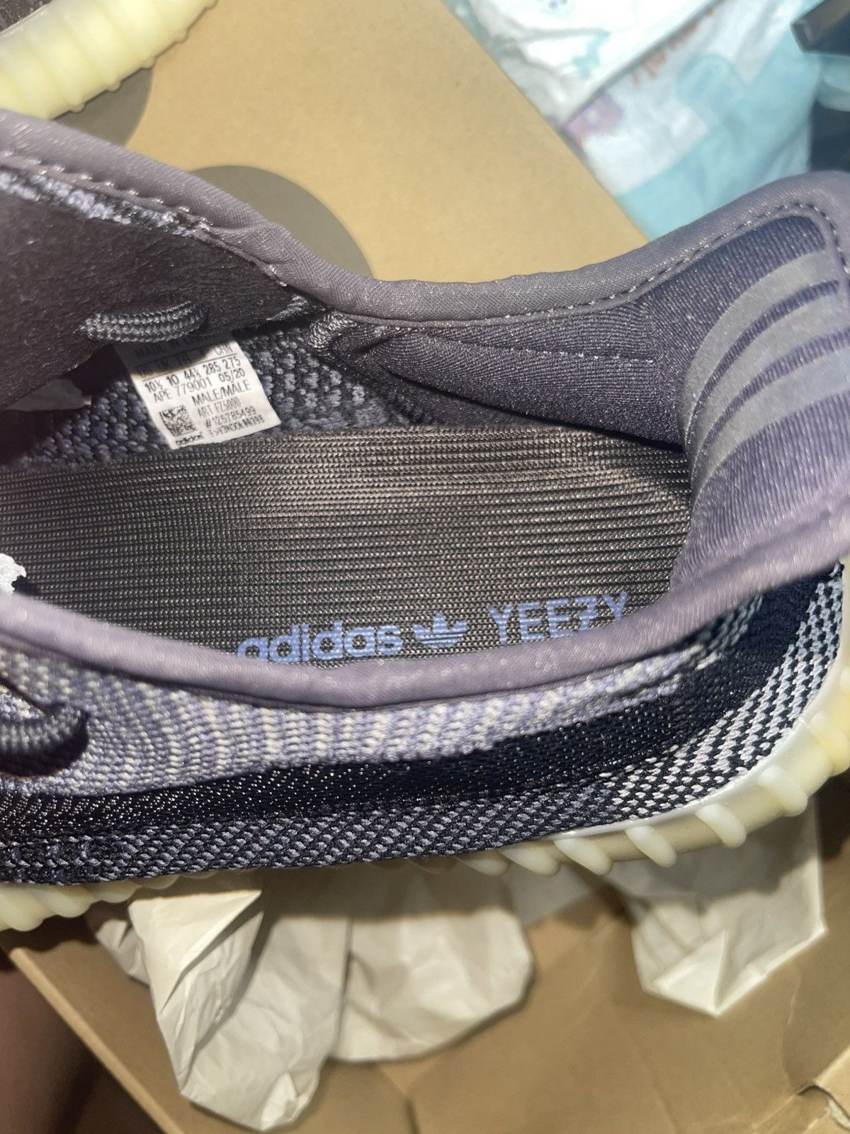 Yeezy Yeezy 350 carbon Size US 10.5 / EU 43-44 - 8 Thumbnail