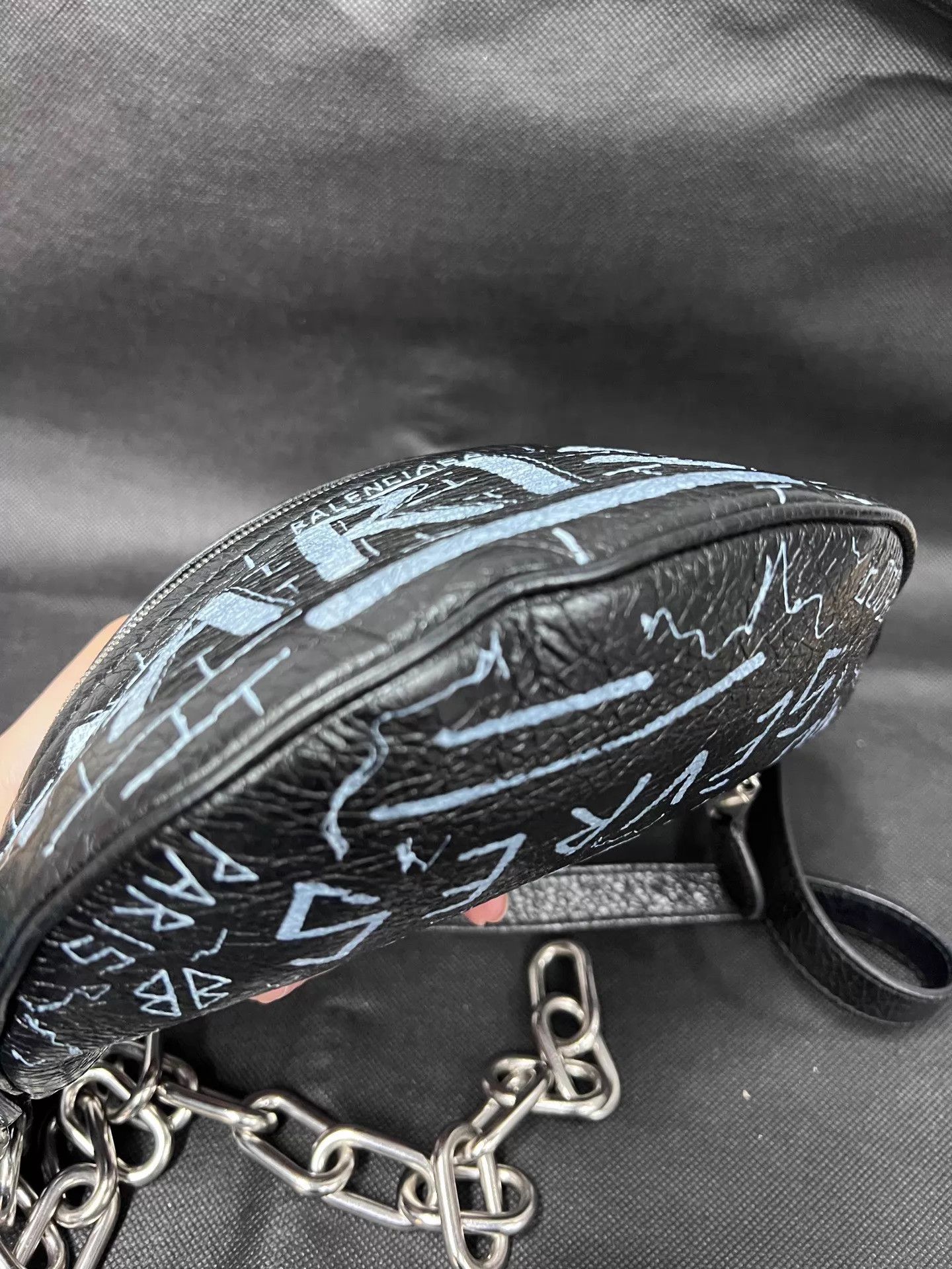 Balenciaga Balenciaga Black Graffiti Chest Bag 99 New Size ONE SIZE - 4 Thumbnail