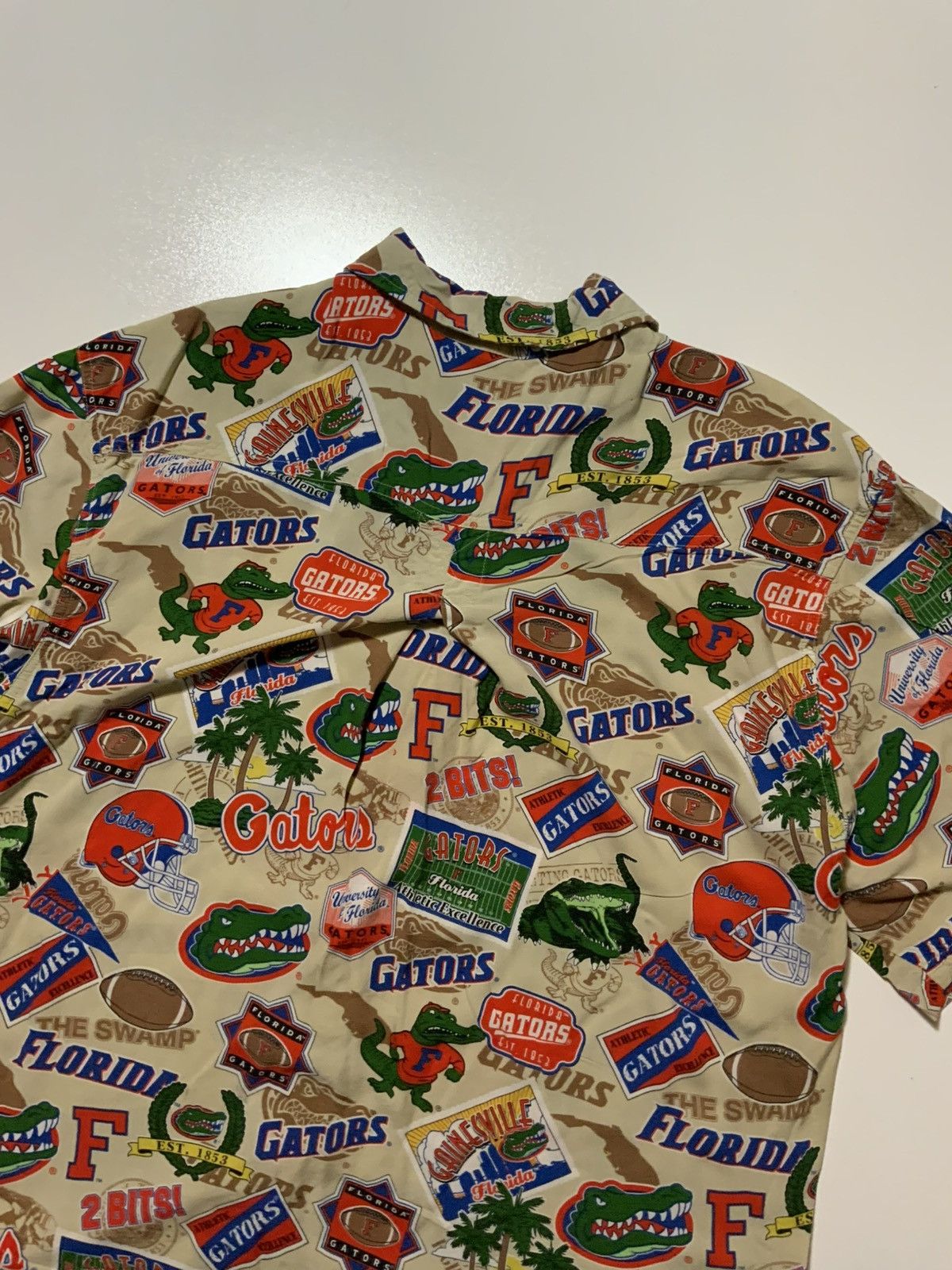 Vintage Vintage 90s Florida Gators Football Hawaiian Button Shirt Size US M / EU 48-50 / 2 - 4 Thumbnail