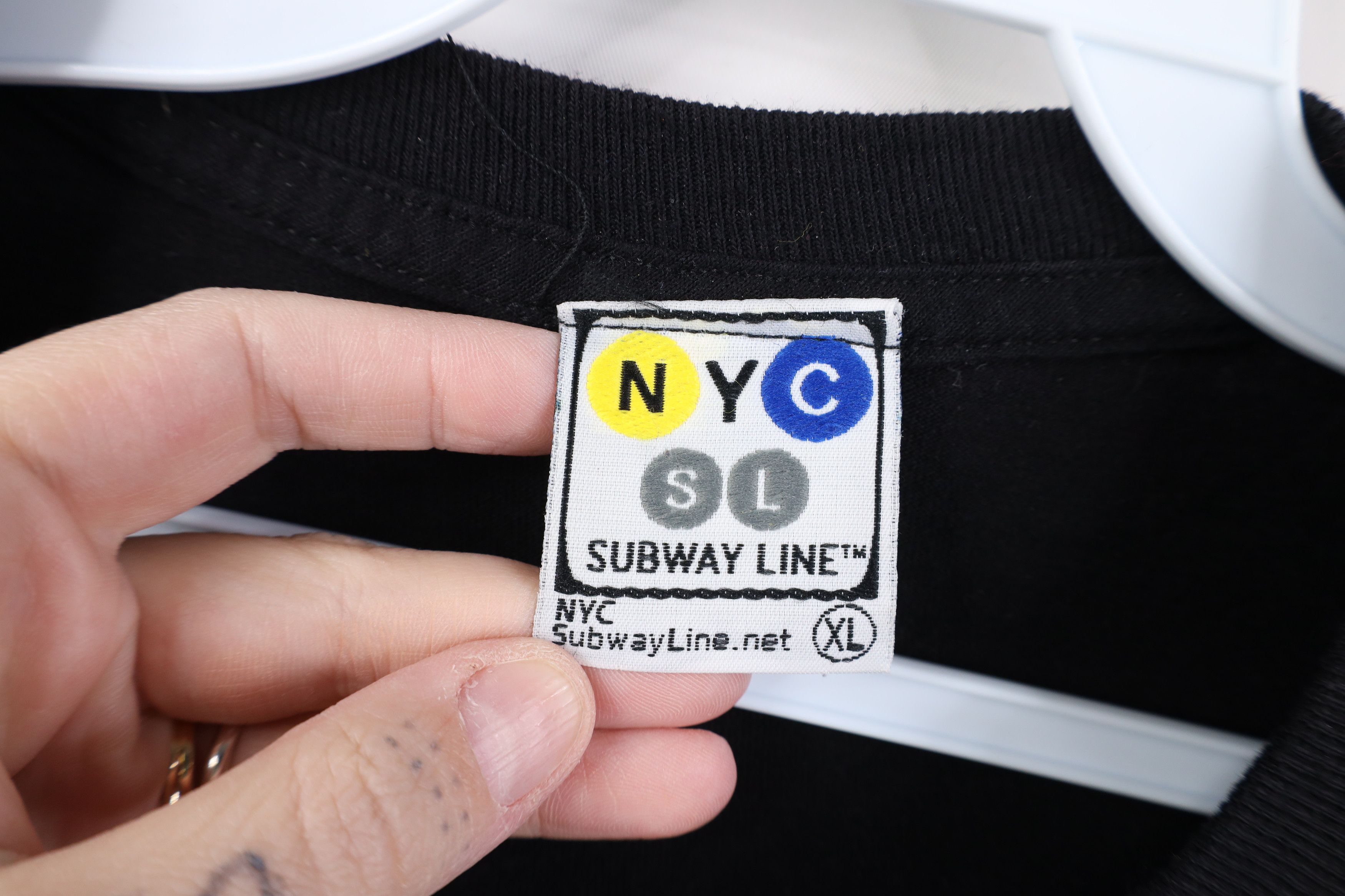 Vintage Vintage Y2K Streetwear Schwarz New York Toy Store T-Shirt Size US XL / EU 56 / 4 - 6 Thumbnail