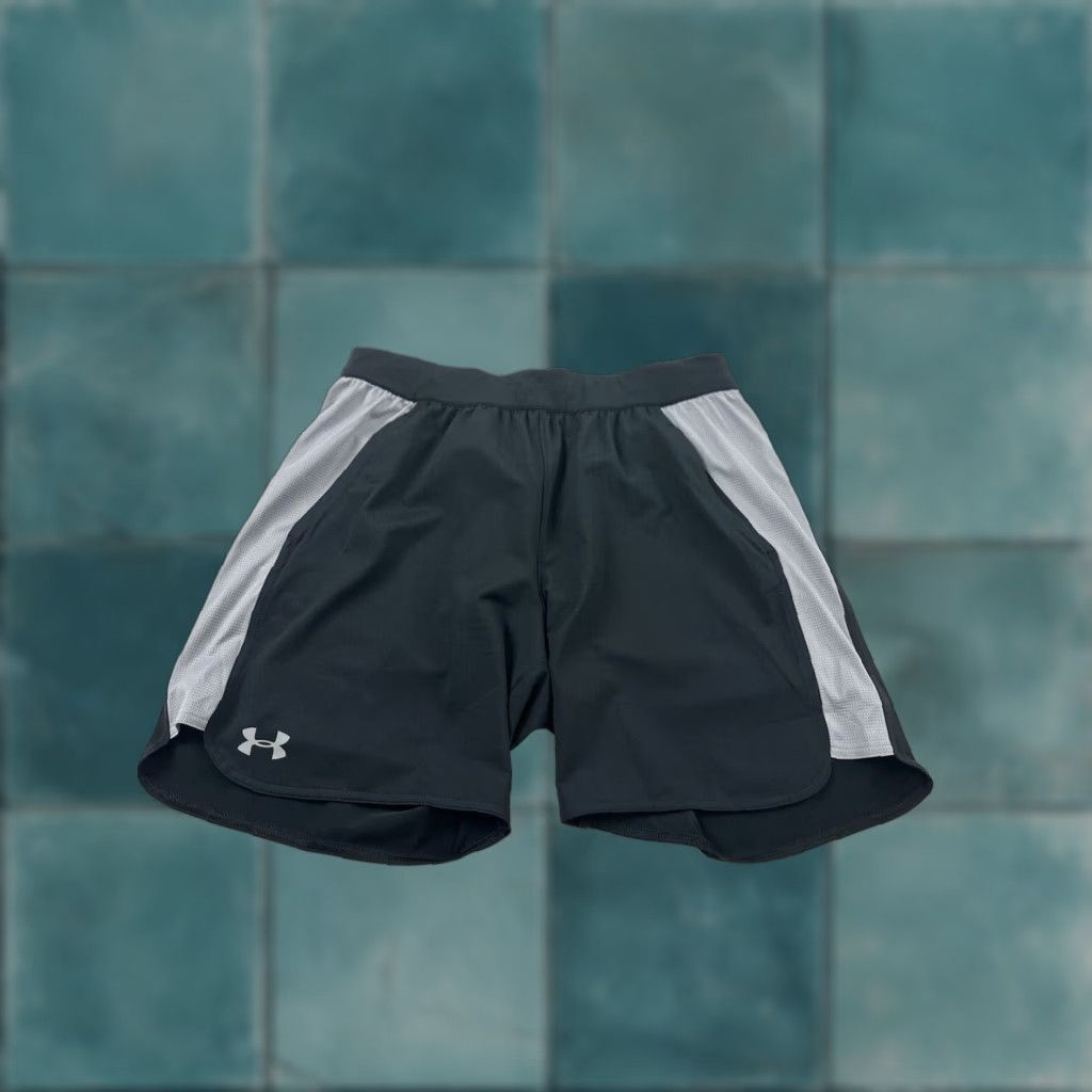 Under Armour Under Armour Shorts Women’s S Black Athletic Gym & Training Running Cross Training Sample NWT Size 28" / US 6 / IT 42 - 1 Thumbnail