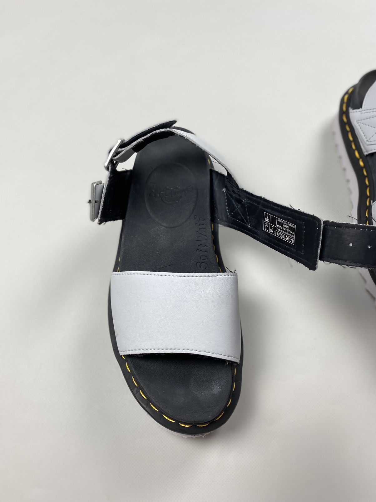 Dr. Martens Dr. Martens Docs Voss ladies sandals shoes size EU 38 US 7 Size US 7 / IT 37 - 24 Thumbnail