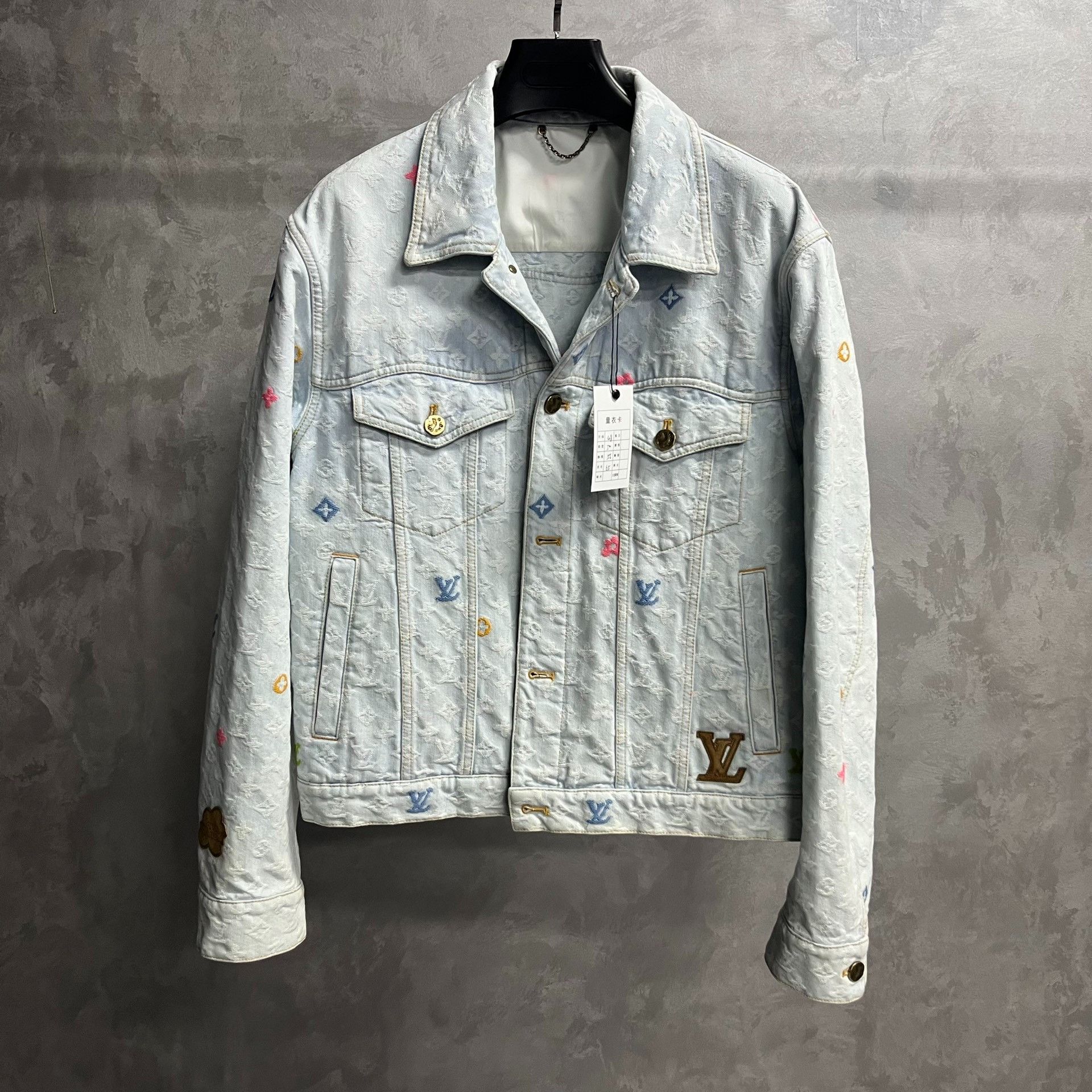 Louis Vuitton Louis Vuitton 24 latest light blue Tyler logo monogram embr Size US M / EU 48-50 / 2 - 1 Thumbnail