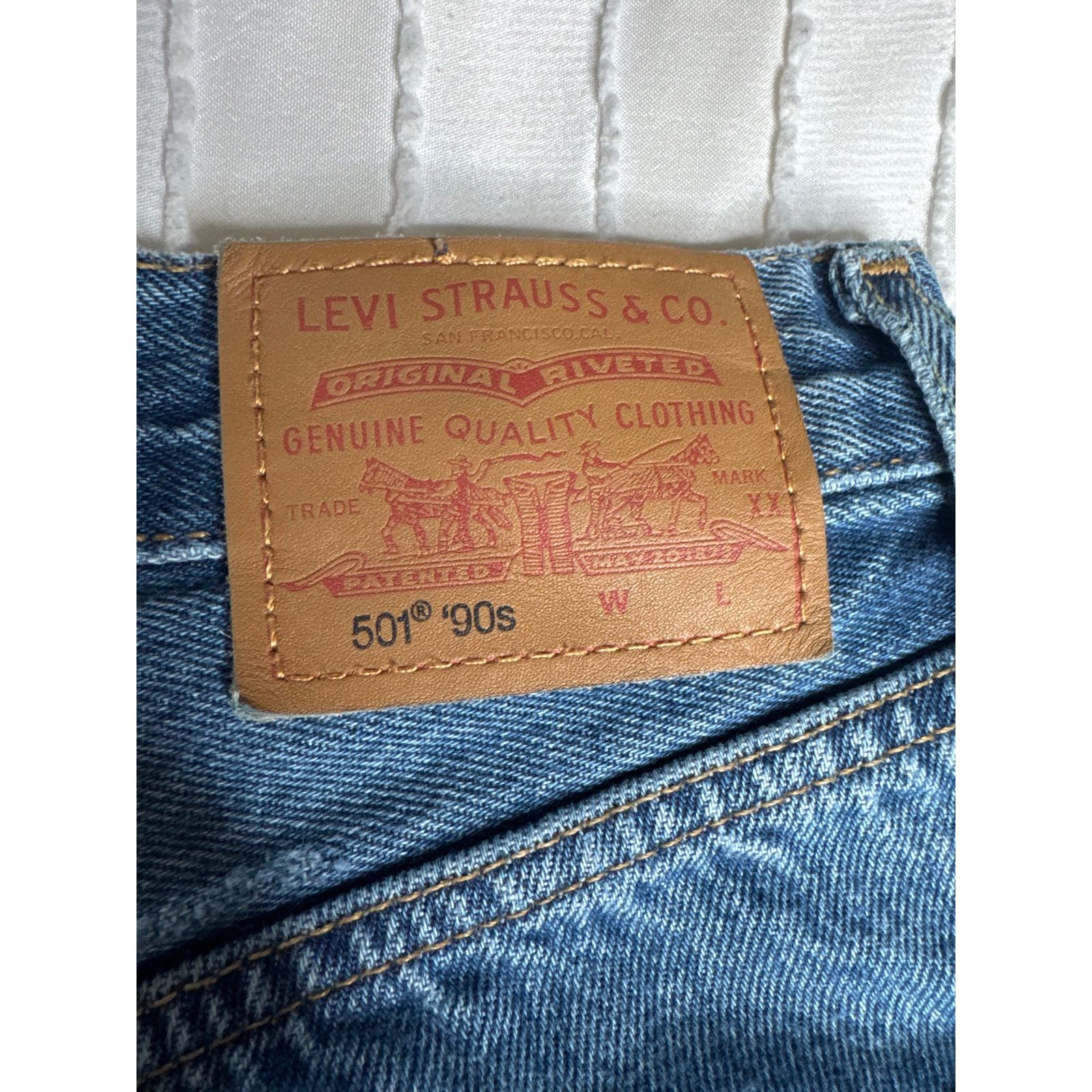 Levi's Levi’s Premium 501 90’s Cut-Off Shorts – Women’s Size 27 Size 27" / US 4 / IT 40 - 5 Thumbnail