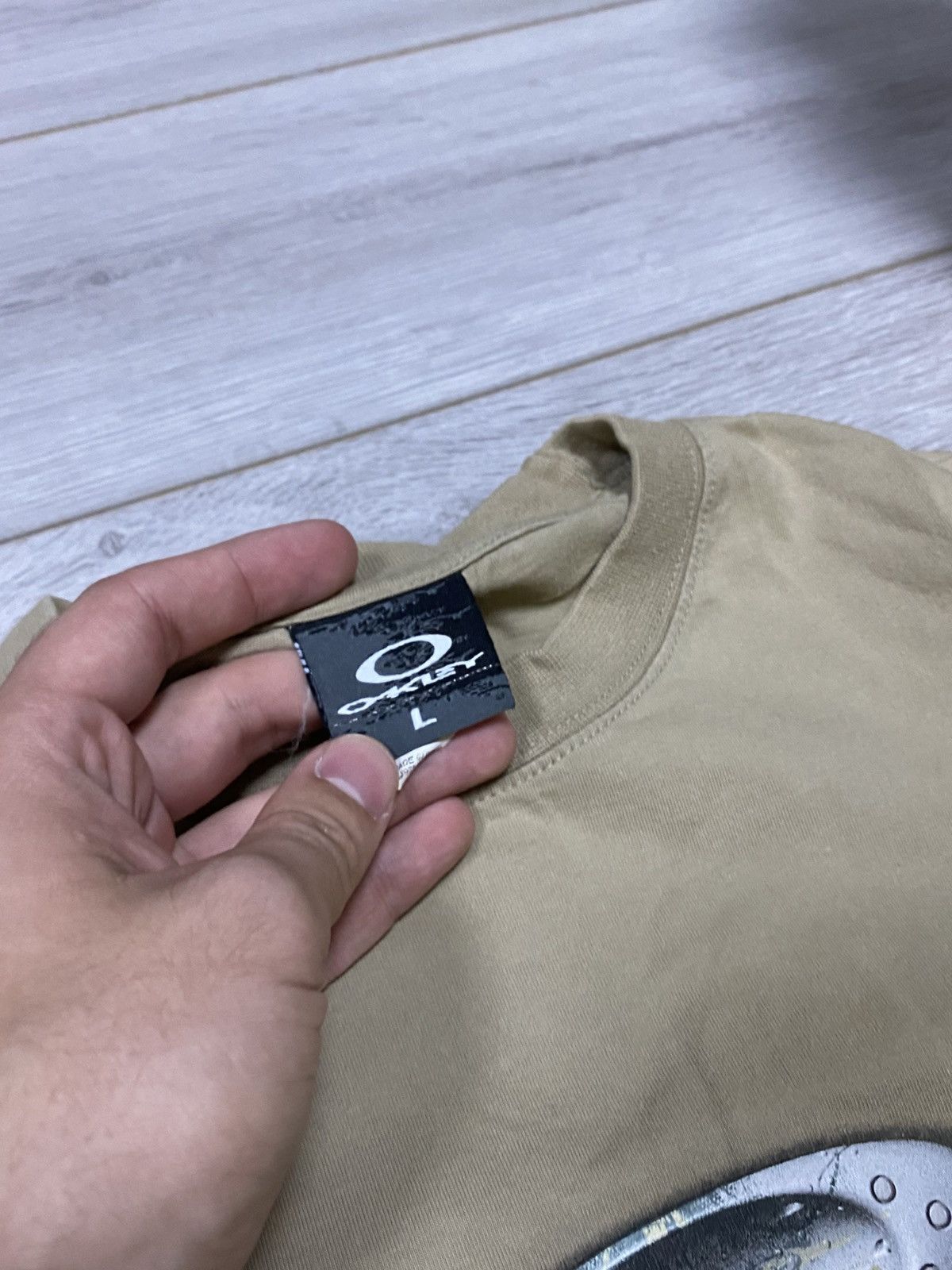 Oakley Oakley vintage circle logo t-shirt Size US L / EU 52-54 / 3 - 6 Thumbnail