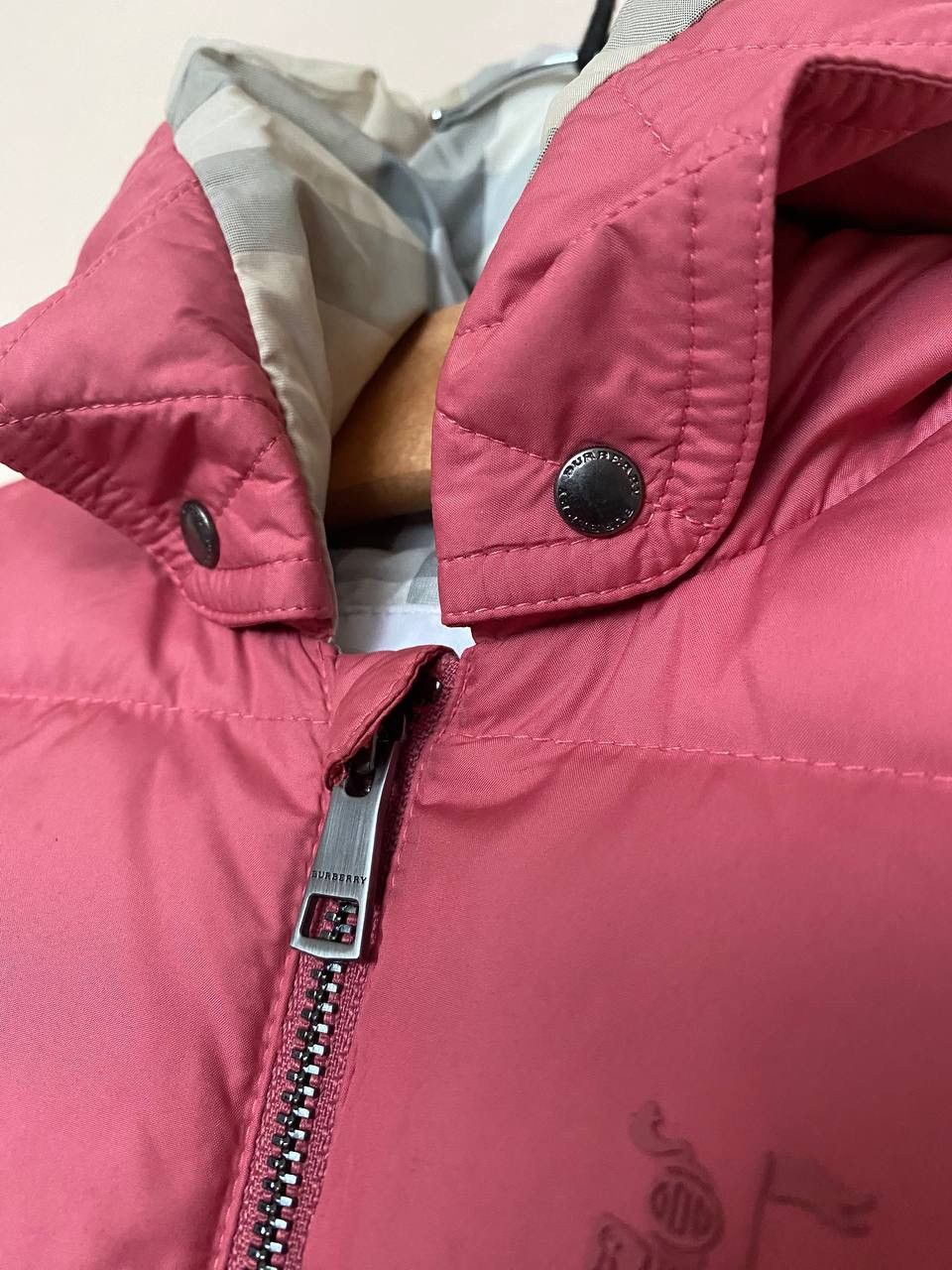 Burberry Burberry Baby Skylar Down Puffer Snowsuit Peony Rose 9M Size XXS / US 00 / IT 34 - 4 Thumbnail