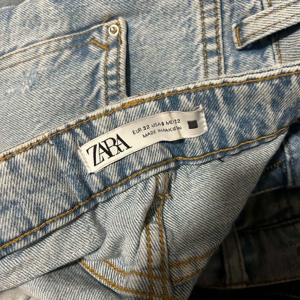 Zara ZARA high rise light washed straight cut tattered denim Size 25" / US 0 / IT 36 - 6 Thumbnail