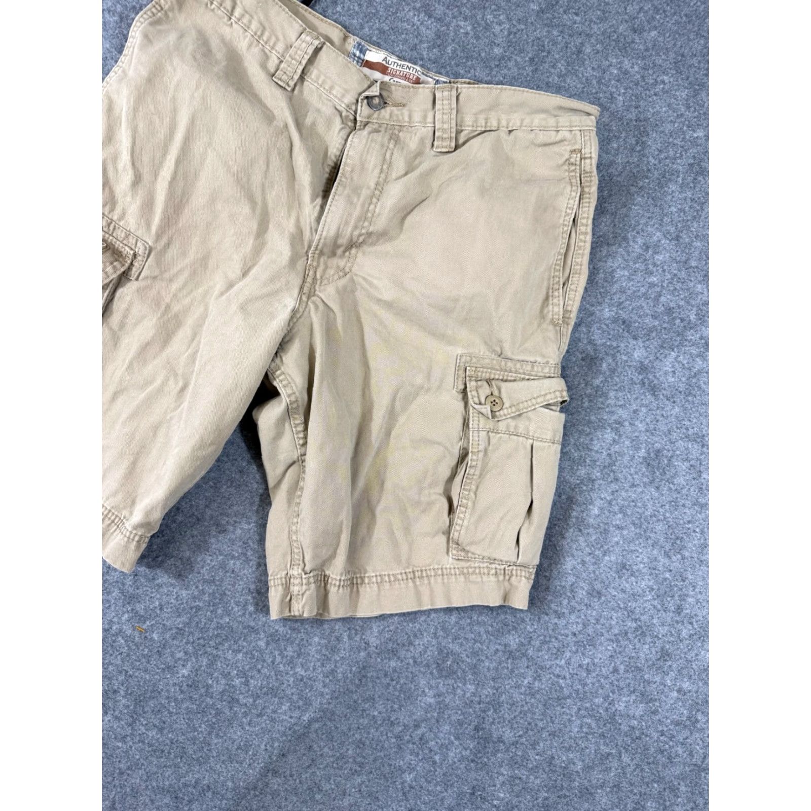 Levi's Levi's Cargo Shorts Mens W33 Khaki Beige Utility Pockets Outdoor Size US 33 - 2 Thumbnail