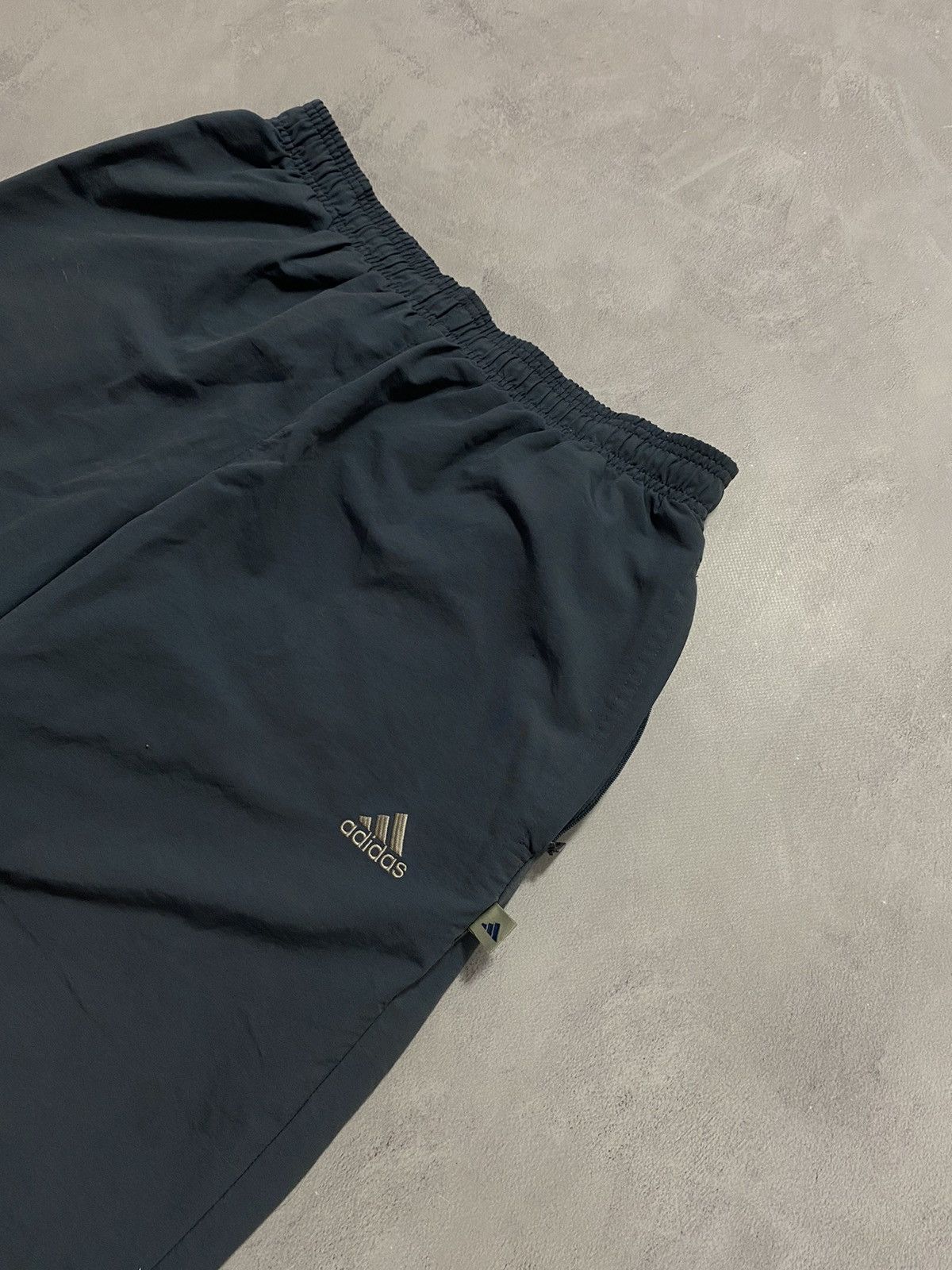 Adidas × Vintage Vintage Train Track Pants Baggy Adidas Logo Parachute Size US 34 / EU 50 - 4 Thumbnail