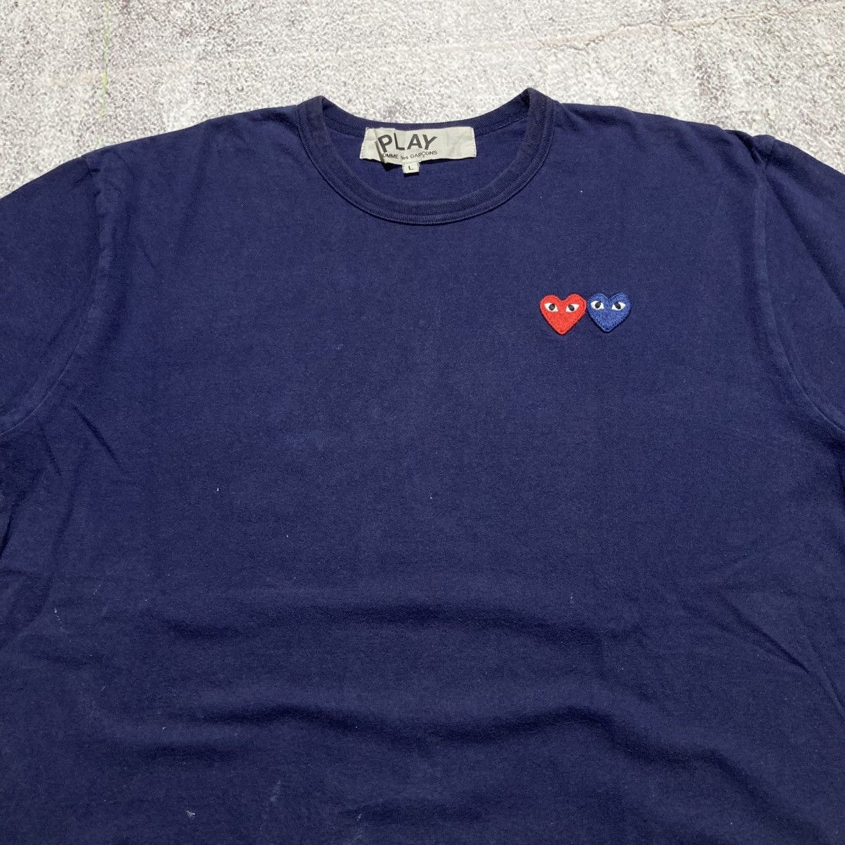 Comme des Garcons PLAY 🇯🇵AD 2019 Comme Des Garcons Play Double Heart Patch Tee Navy Size US M / EU 48-50 / 2 - 4 Thumbnail