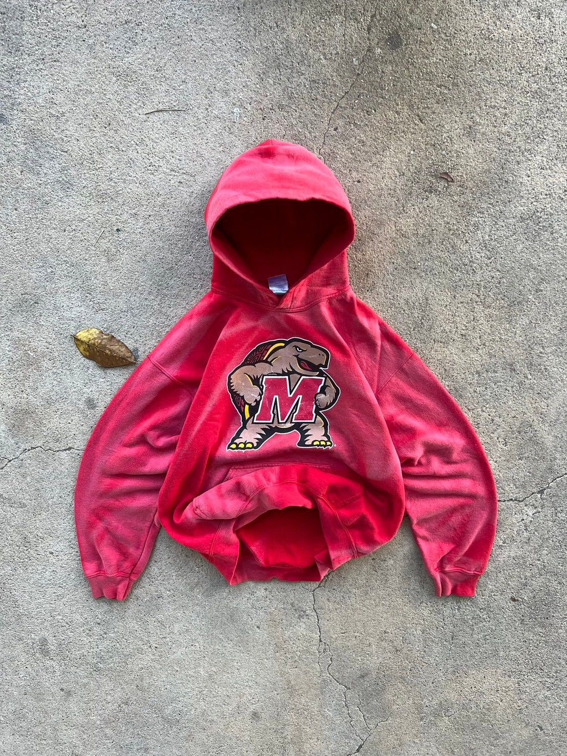 Vintage Sun Faded Red Gildan Hoodie Size US M / EU 48-50 / 2 - 2 Thumbnail