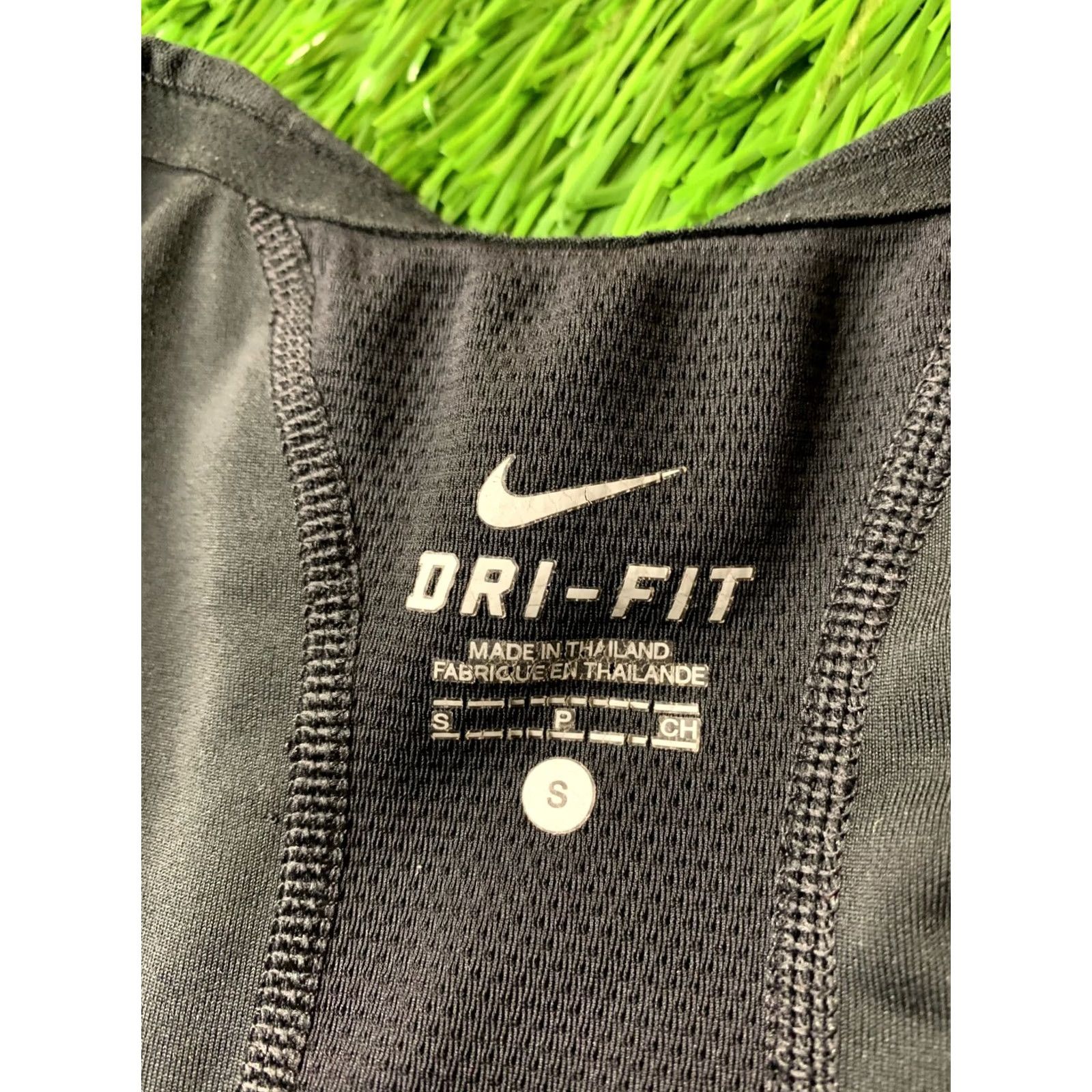 Nike Nike Dri-FIT Running Womens Training Shirt Jersey S Black Shirt Womens Nike Dri-FIT Run Training 2011 Shirt Size S / US 4 / IT 40 - 5 Thumbnail