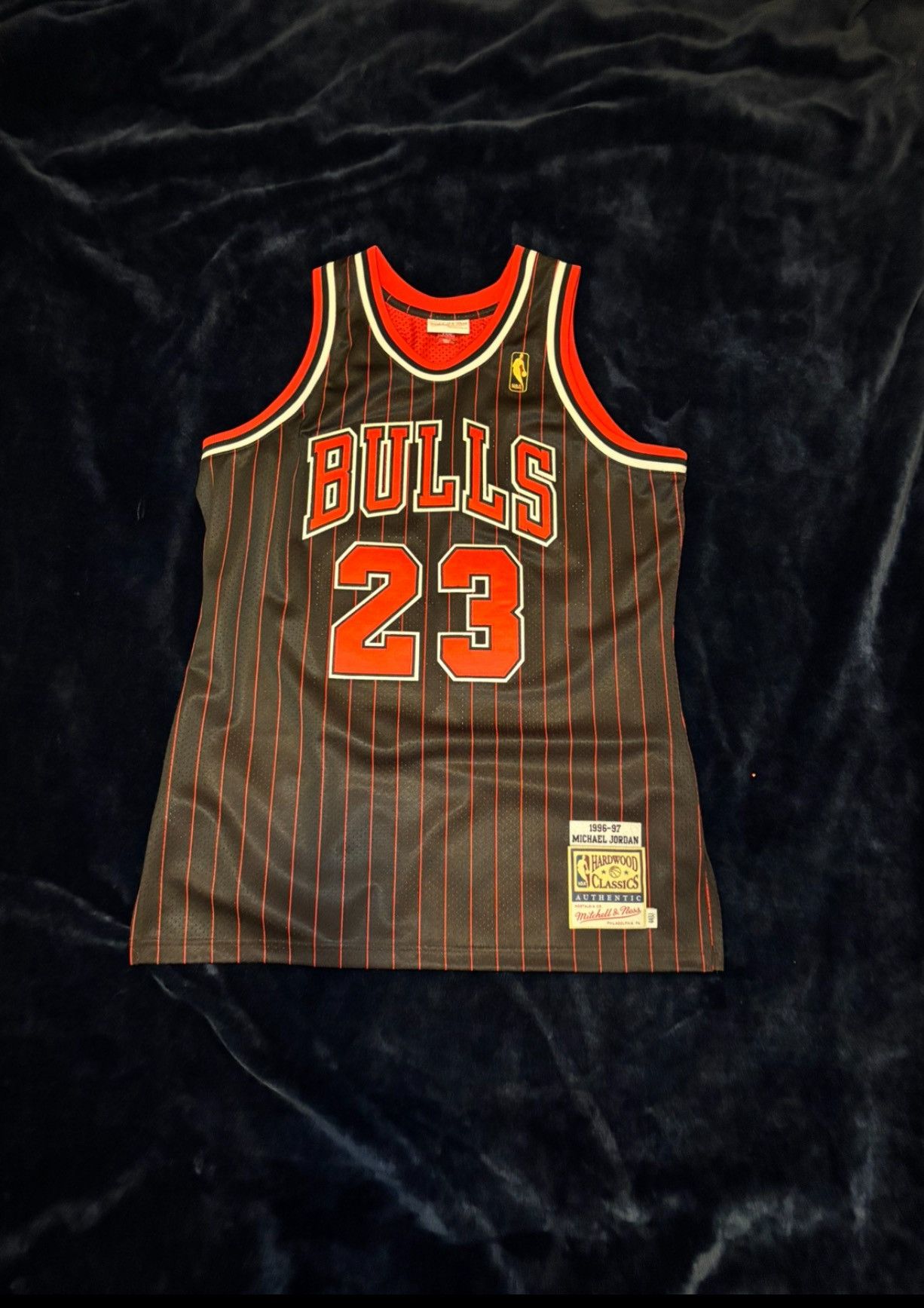 Mitchell & Ness Mitchell and Ness Bulls Jersey Michael Jordan Size US L / EU 52-54 / 3 - 1 Thumbnail