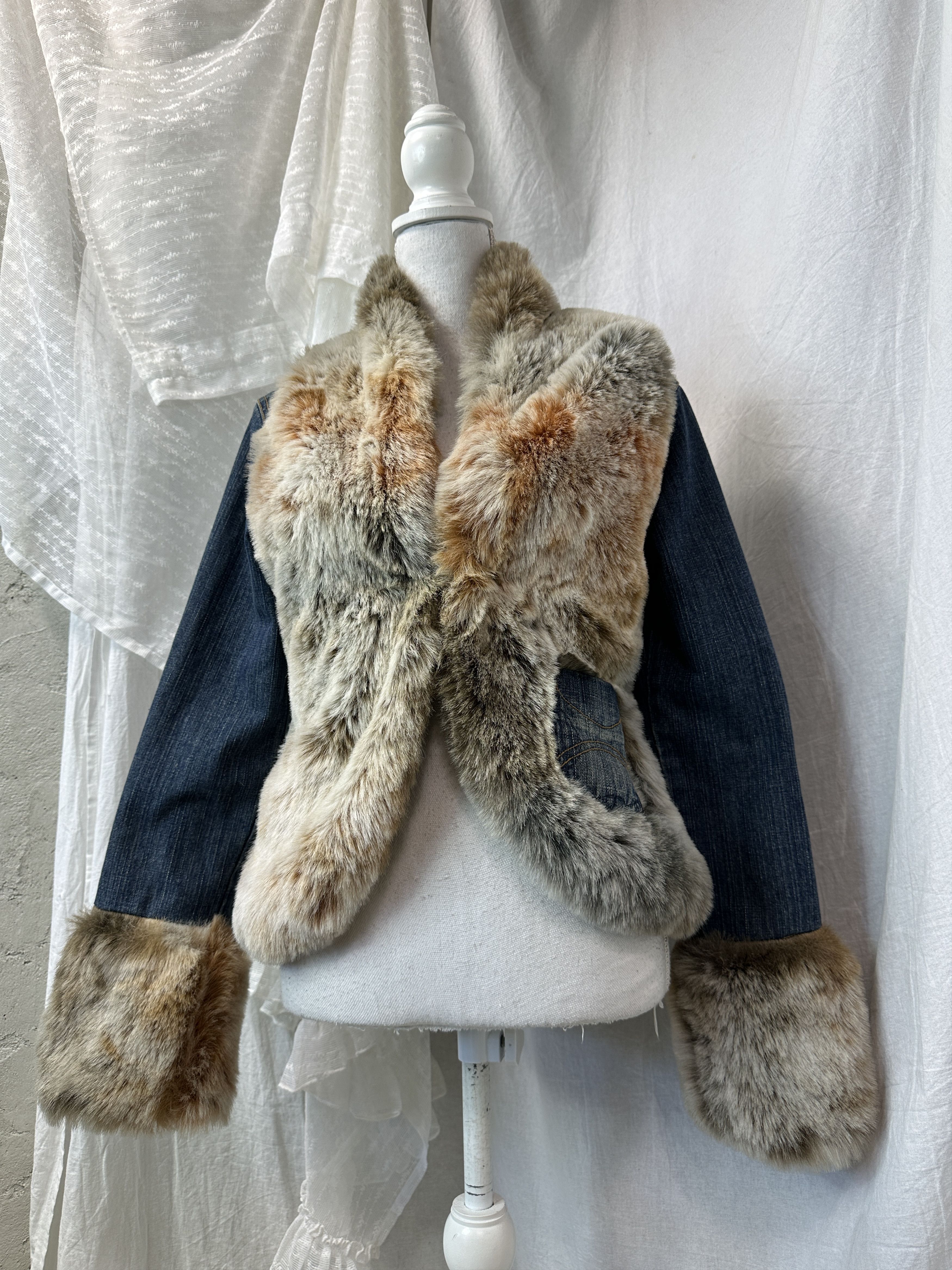 Vintage Vintage Avant Garde Denim Faux Fur Jeans Jacket 00s Size M / US 6-8 / IT 42-44 - 1 Thumbnail