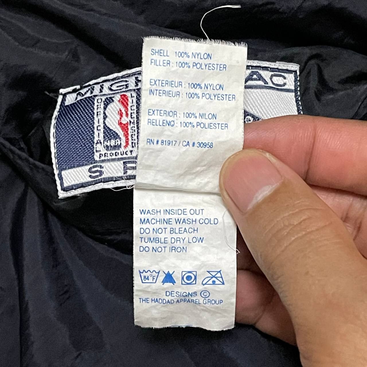 NBA Vintage Chicago Bulls Puffer Jacket Reversible NBA Team Size US L / EU 52-54 / 3 - 19 Thumbnail