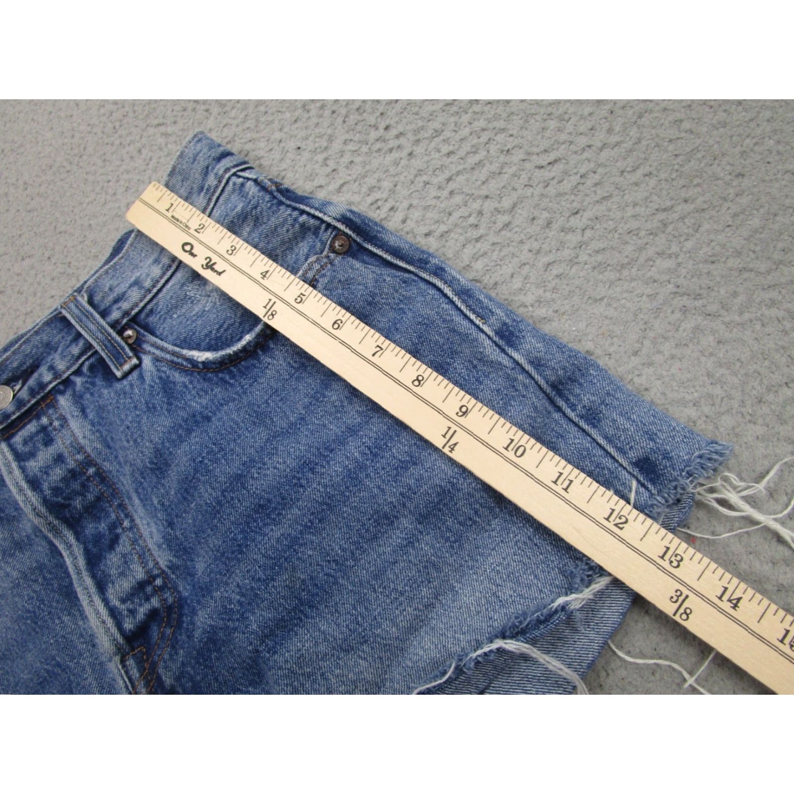Levi's VINTAGE Levis 501 Premium Shorts Womens 28 Blue Denim High Rise Cutoff Frayed Big E 90s Size 28" / US 6 / IT 42 - 5 Thumbnail