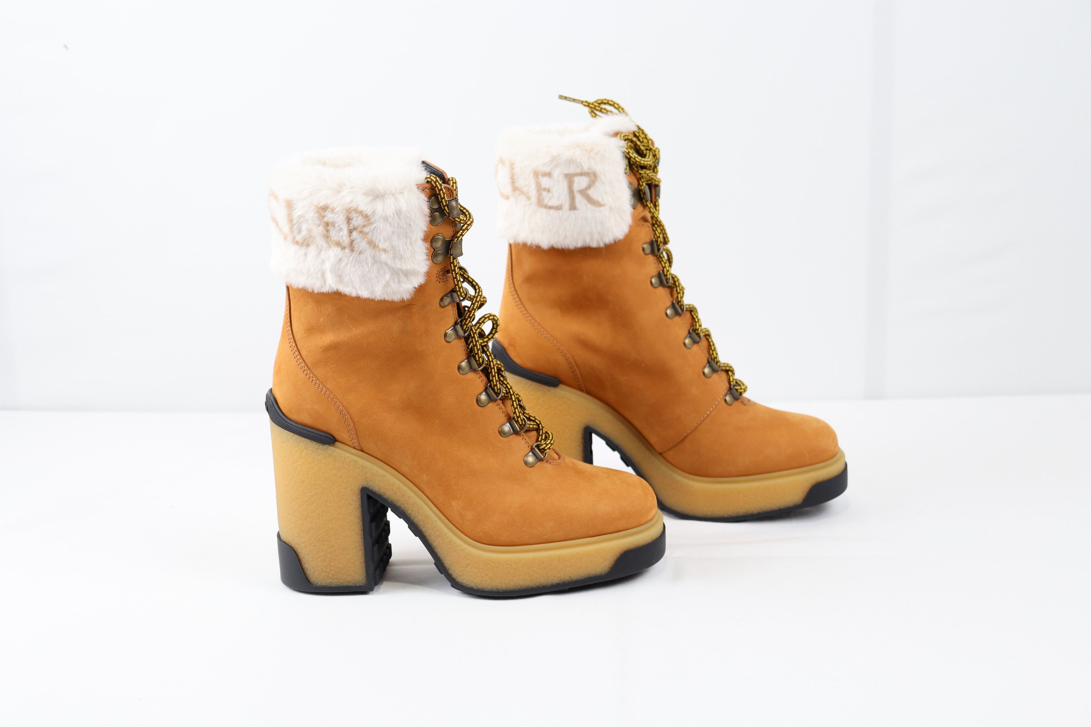 o1rshd Claudia Shearling Boots in Brown