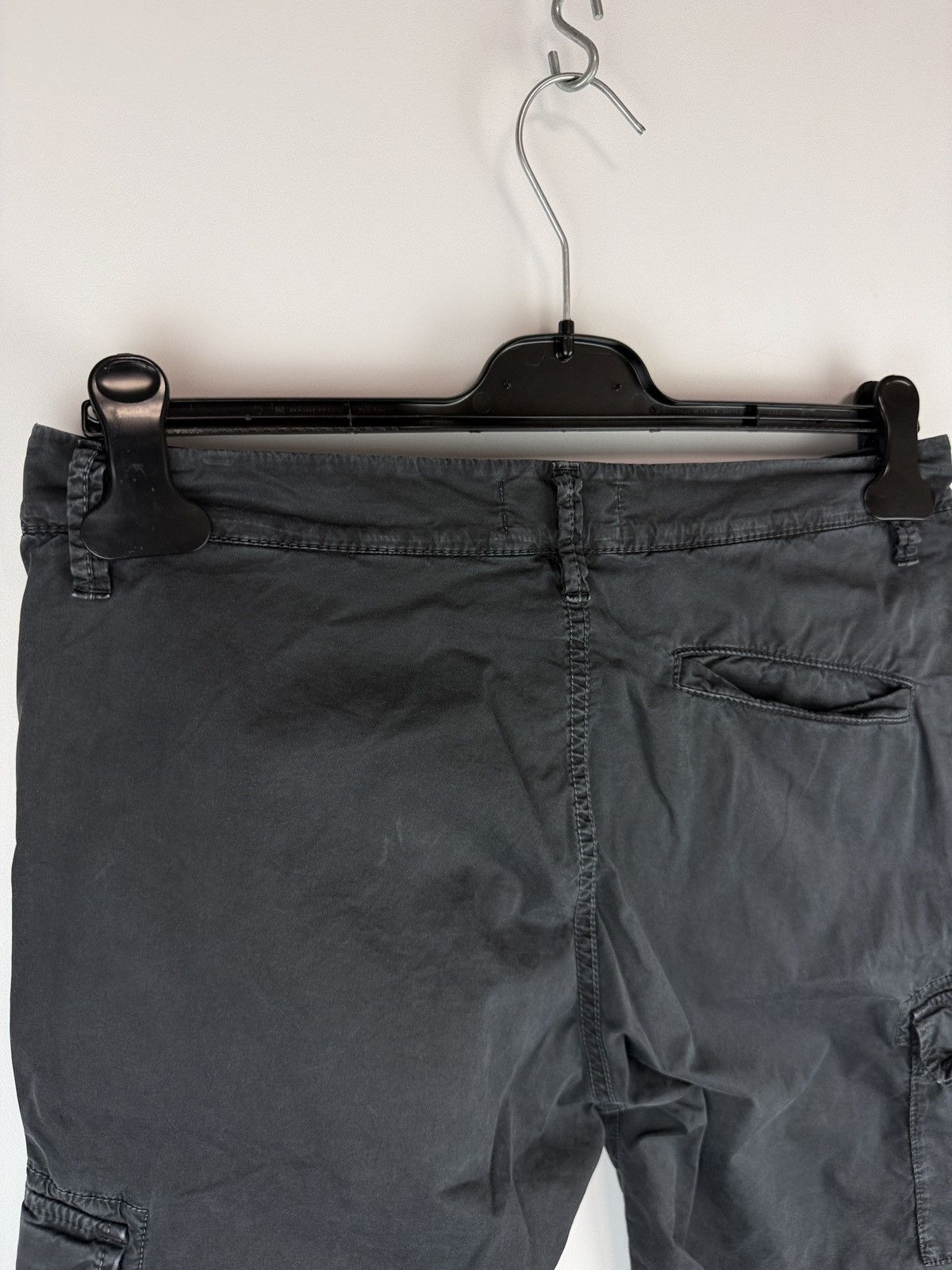 Stone Island Black Stone Island cargo shorts Size US 29 - 6 Thumbnail