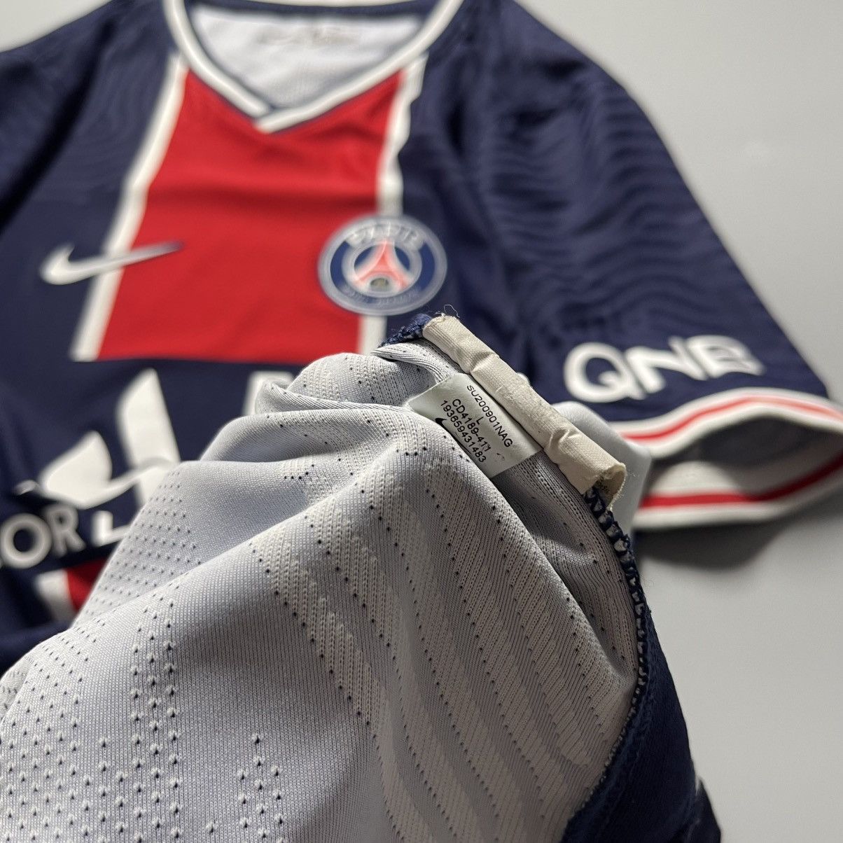 Vintage PSG NIKE VAPORKNIT 2020/2021 FOOTBALL HOME JERSEY #7 MBAPPE Size US L / EU 52-54 / 3 - 14 Thumbnail
