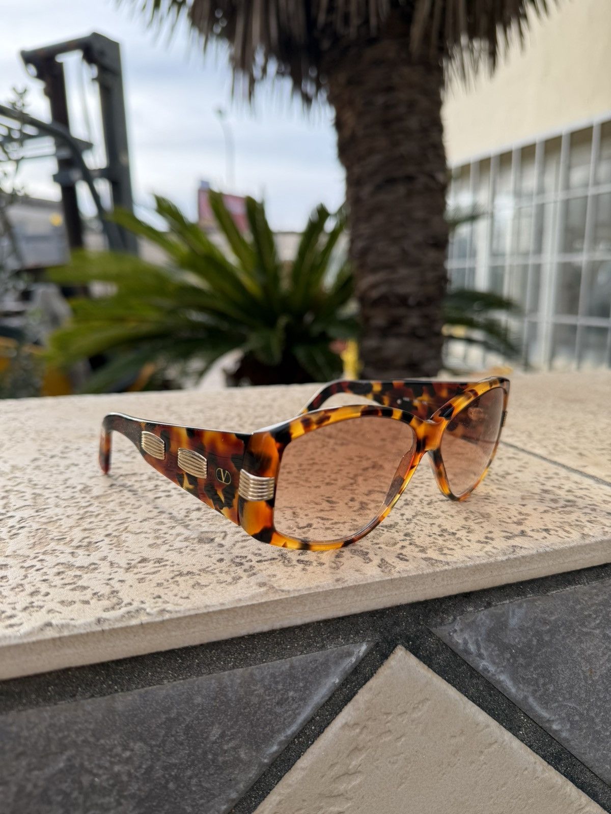 Valentino Valentino Vintage Sunglasses V603 Size ONE SIZE - 1 Thumbnail