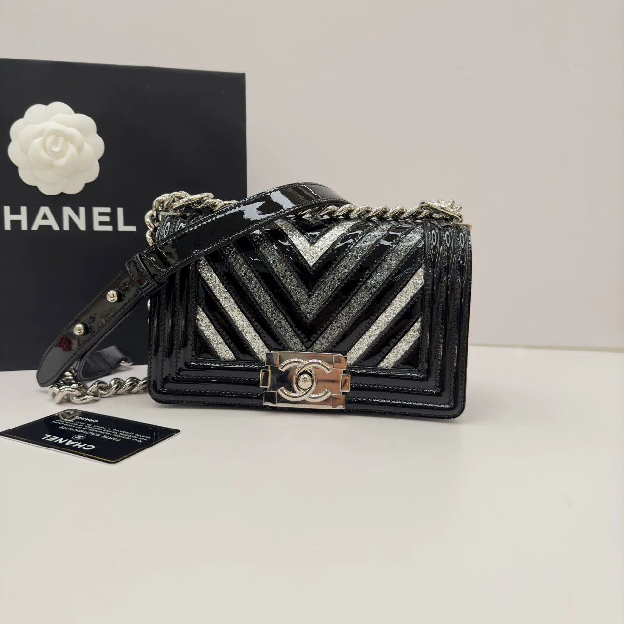 Chanel Pre-loved Bag Very good condition Size ONE SIZE - 1 Thumbnail