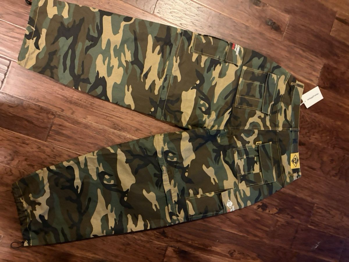 Other I Am happy promise baggy camo cargos Size US 34 / EU 50 - 2 Thumbnail