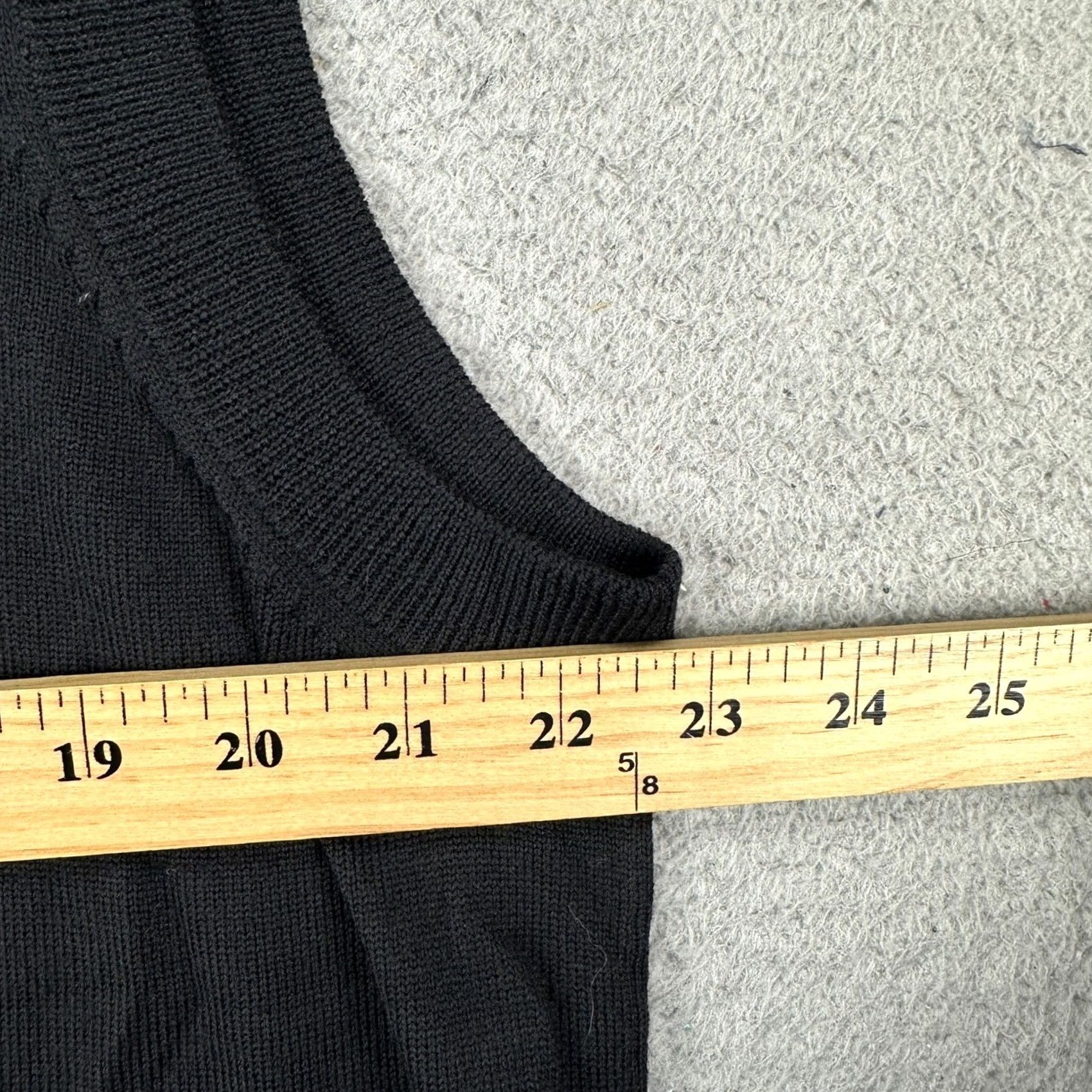 Vintage Kenneth Roberts Platinum 100% Wool Sweater Vest Mens Large Black Knit V-Neck Vest Size US L / EU 52-54 / 3 - 5 Thumbnail