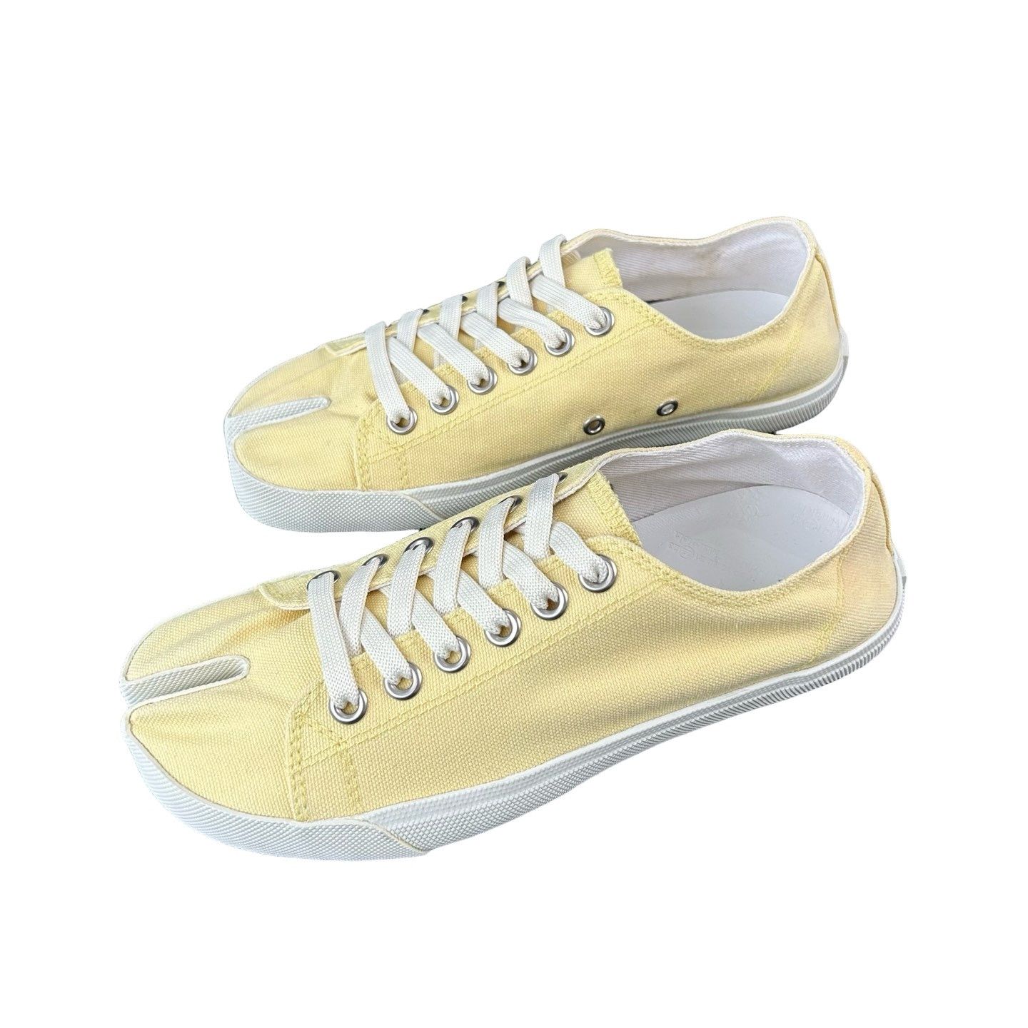 Maison Margiela Maison Margiela White Tabi Low-Top Sneakers Size