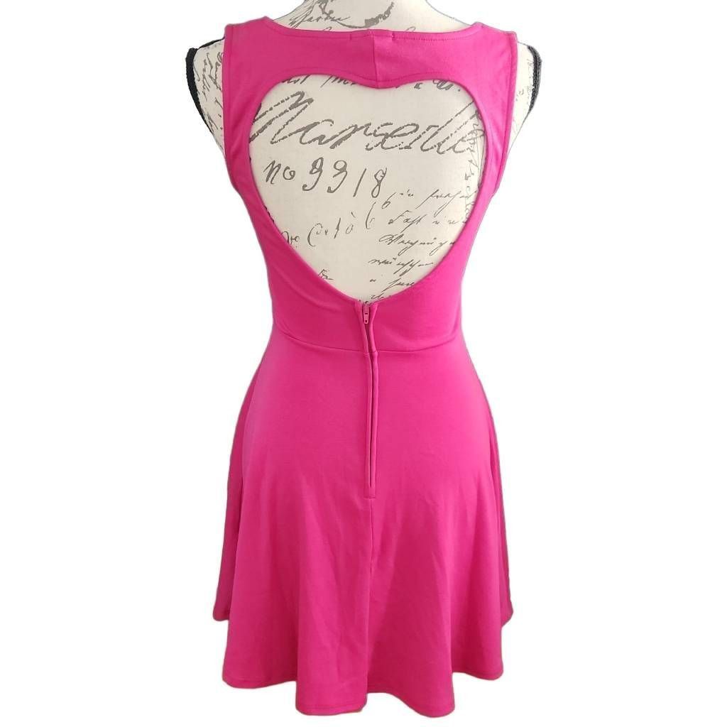 Kirra Kirra Women's Size Medium Pink Heart Cutout V-Neck Skater Dr Size M / US 6-8 / IT 42-44 - 3 Thumbnail