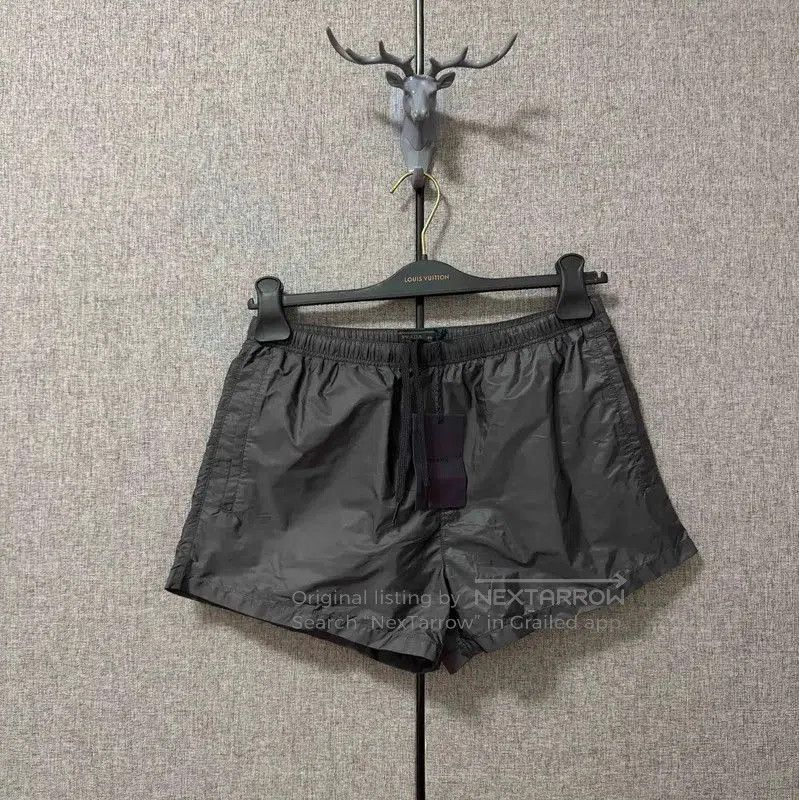 Prada Prada Men's Black Embroidered Logo Shorts. Size US 30 / EU 46 - 1 Thumbnail
