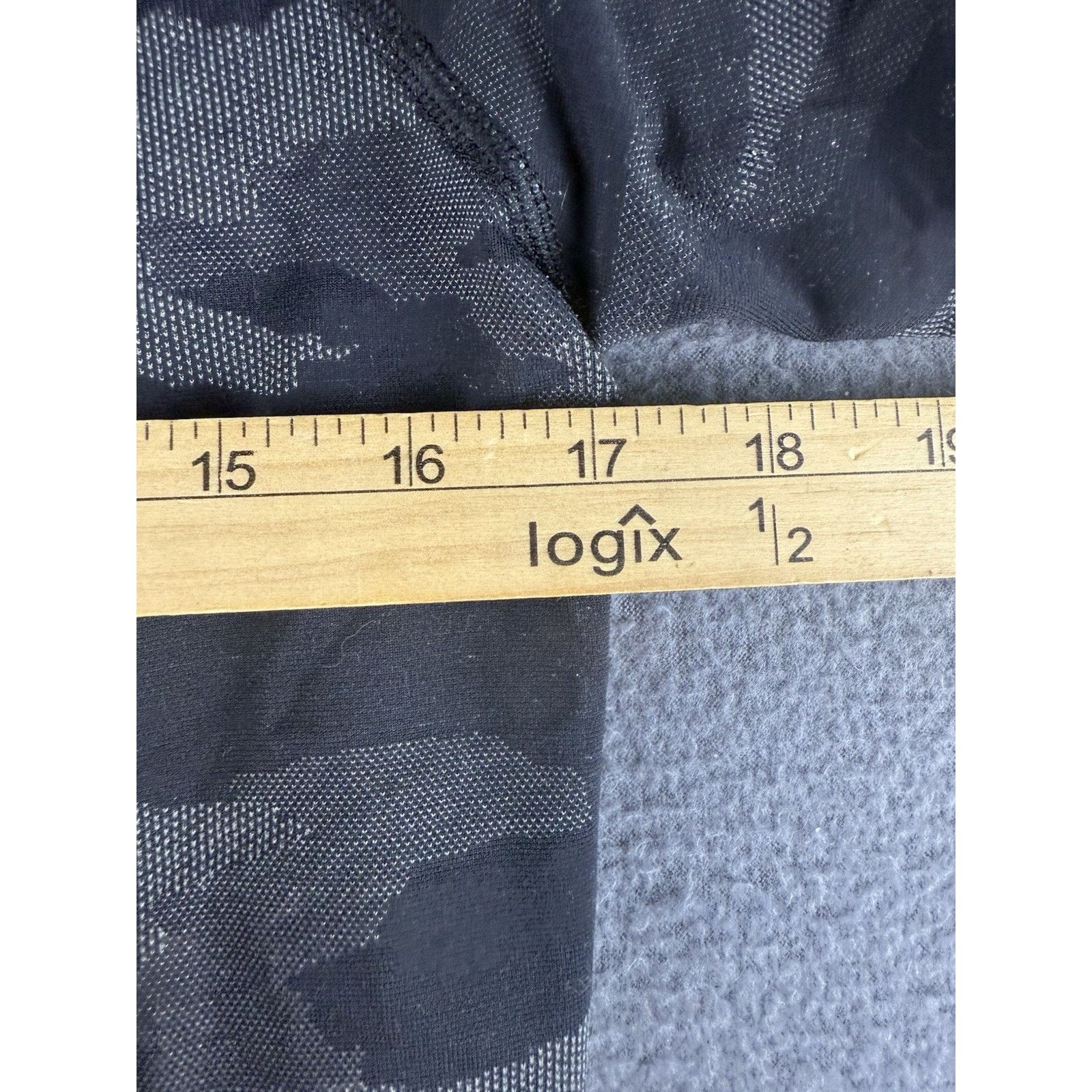 Athleta Athleta Ultimate Camo Train Top Womens Large Black Stretch Size L / US 10 / IT 46 - 7 Thumbnail