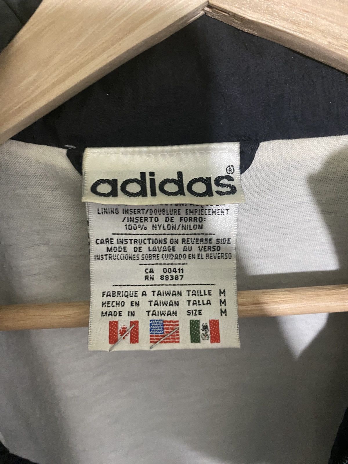 Adidas × Nike × Vintage Vintage Adidas windbreaker size Medium Black/White Size US M / EU 48-50 / 2 - 5 Thumbnail