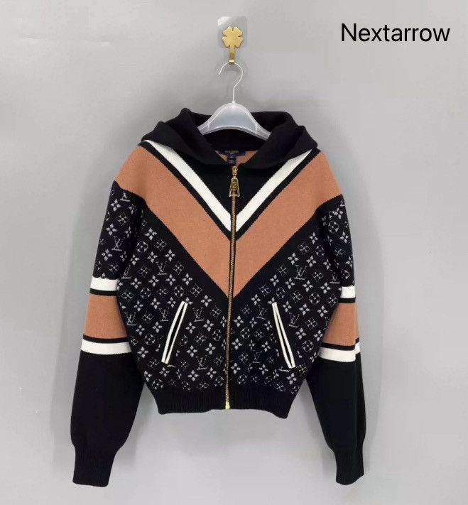 Louis Vuitton LOUIS VUITTON LV Quarterly New Sleeve Jacket 2412-Nextarrow Size US XS / EU 42 / 0 - 1 Thumbnail