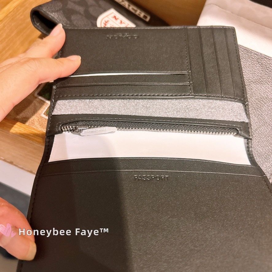 Coach Passport Card Case In Signature Canvas With Patches CY902 Size ONE SIZE - 4 Thumbnail