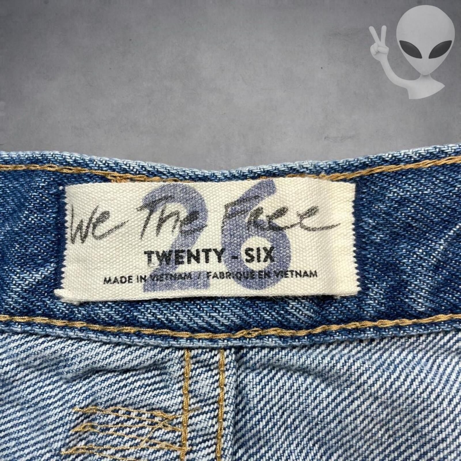 Other WE THE FREE Women's Cutoff Shorts 28 Light Daisy Dukes NWT Size 26" / US 2 / IT 38 - 6 Thumbnail
