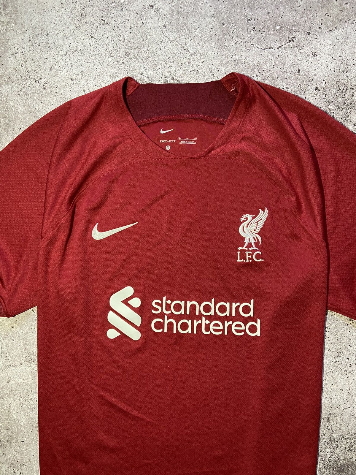 Nike 💥Liverpool 2022 home Jersey Nike football t-shirt‼️ Size US XL / EU 56 / 4 - 2 Thumbnail