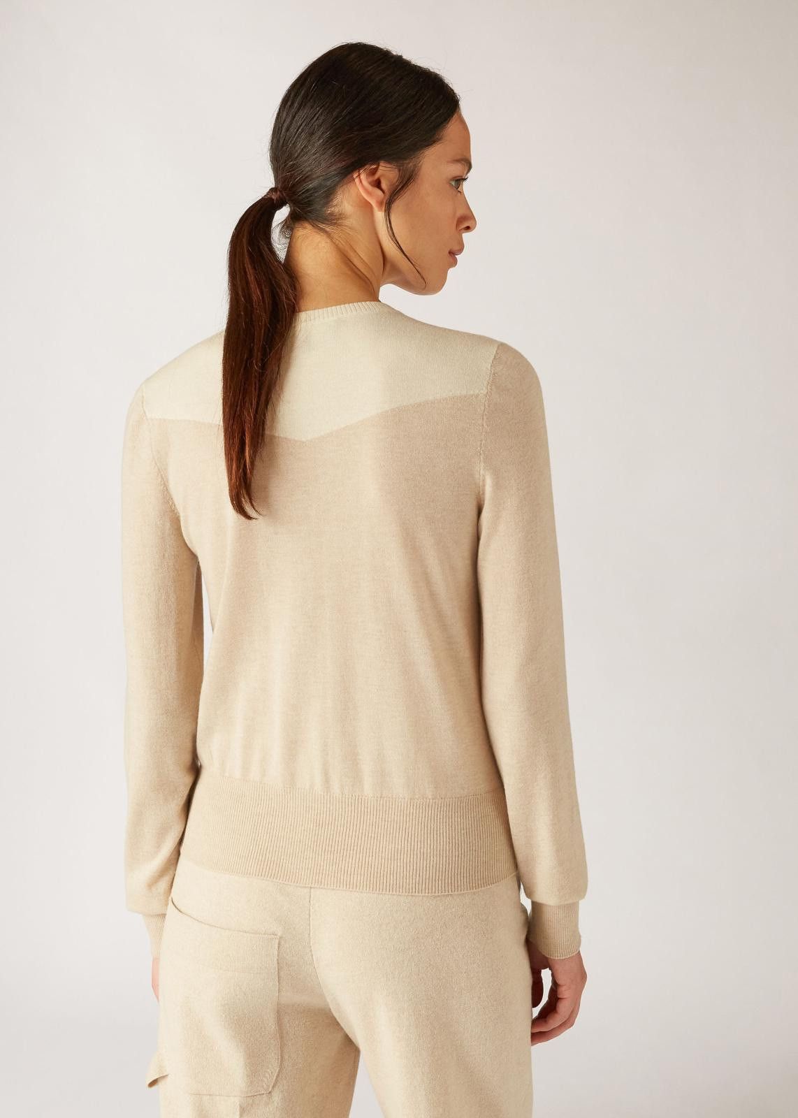 Loro Piana o1srvl11e1224 Grassmoor Crewneck Sweater in Beige Size XS / US 0-2 / IT 36-38 - 4 Thumbnail