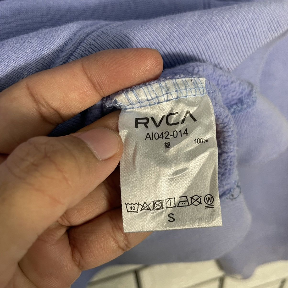 Japanese Brand Japanese Brand RVCA Pullover Hoodie Size US S / EU 44-46 / 1 - 12 Thumbnail
