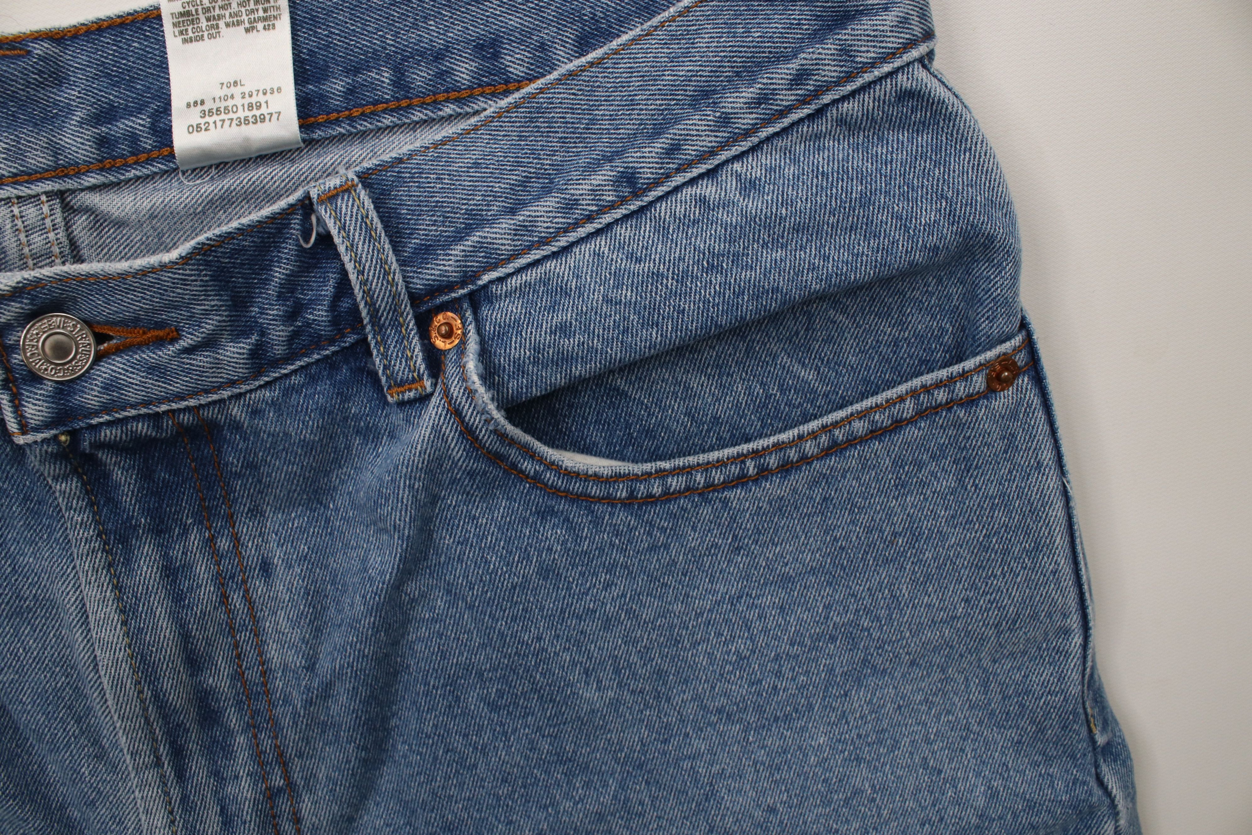 Levi's × Vintage Vintage Y2K 2004 Levis 550 Fit Denim Jean Shorts Jorts Size US 36 / EU 52 - 9 Thumbnail