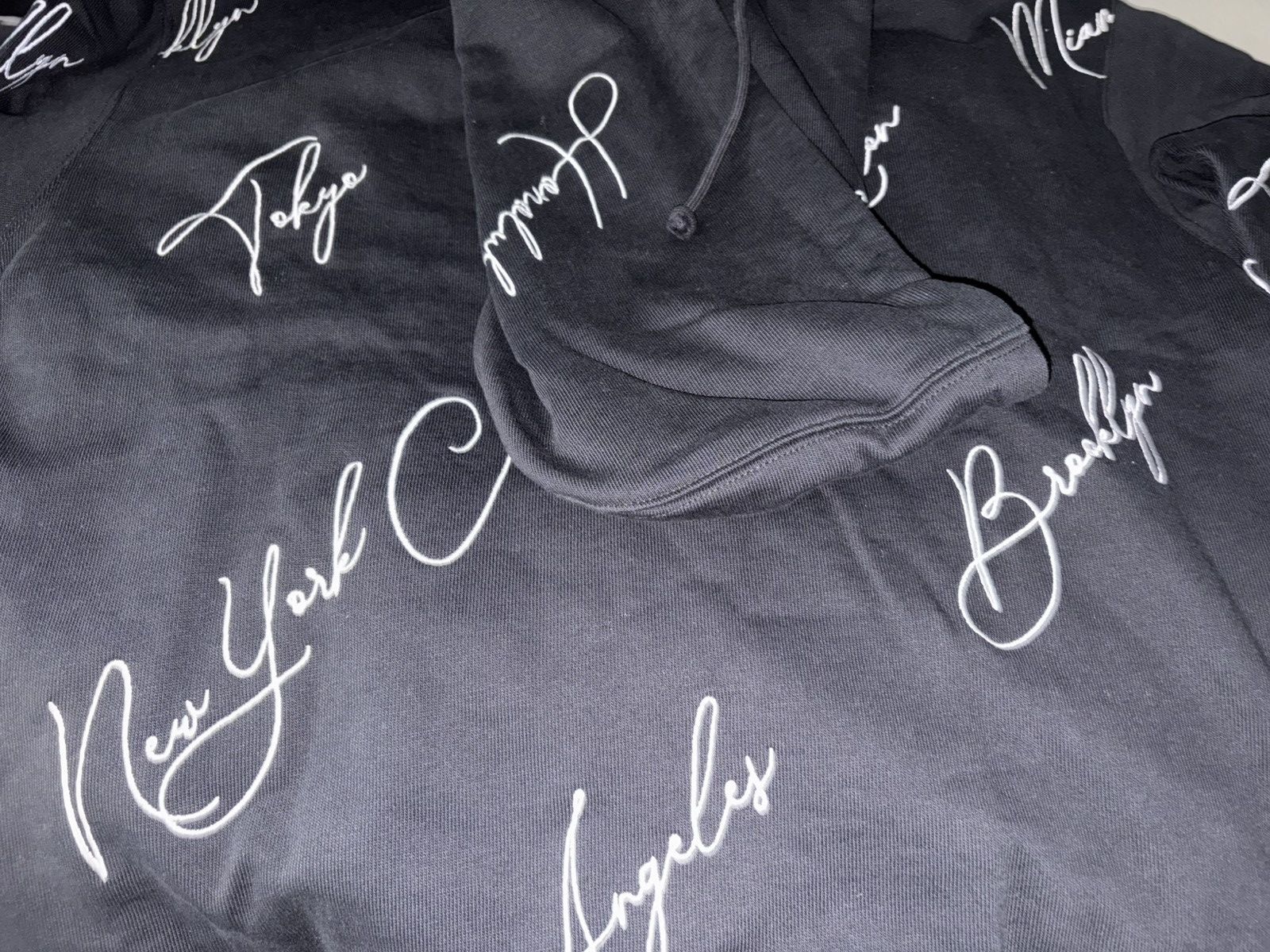 Kith Kith Box Logo City Script Hoodie Black Size US M / EU 48-50 / 2 - 2 Thumbnail