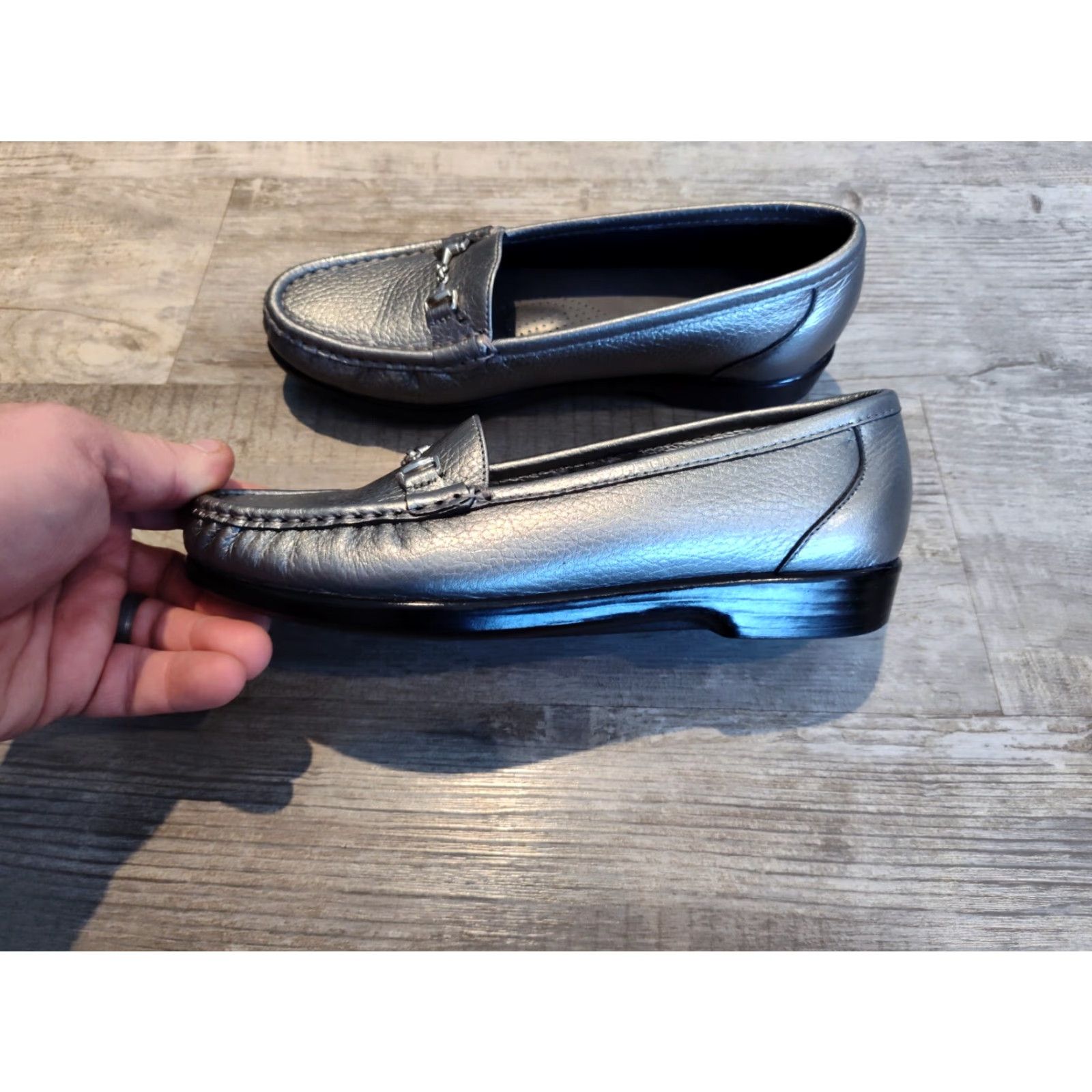 SAS SAS Metro Loafers Women’s 6.5 M Gray Silver Leather Horsebit Flats Casual Shoes Size US 6.5 / IT 36.5 - 4 Thumbnail