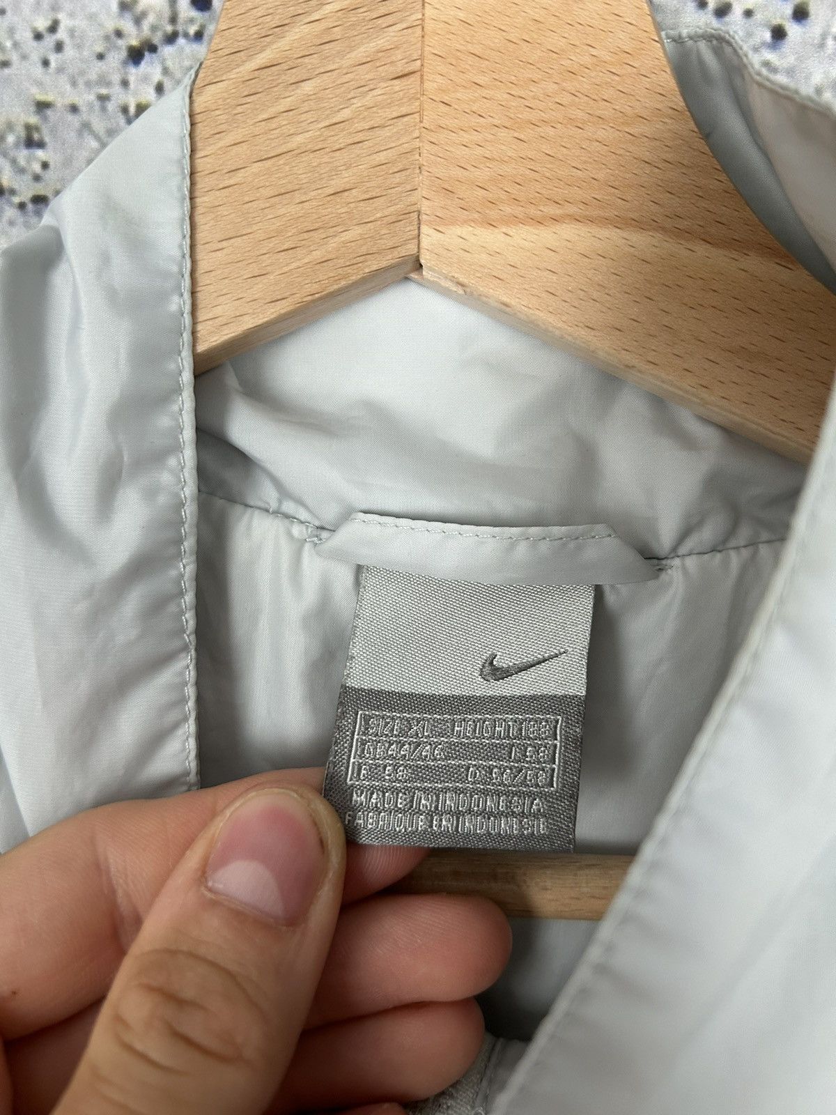 Nike Vintage Nike 90s Nylon Track Light Jacket Streetwear Hype Size US XL / EU 56 / 4 - 5 Thumbnail