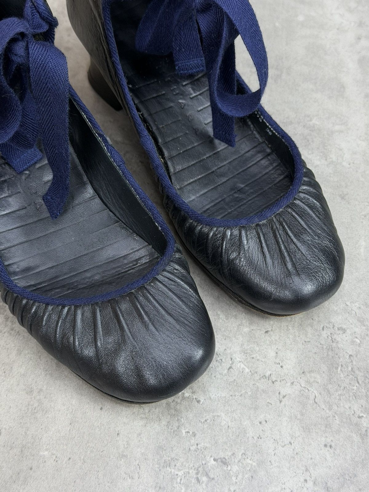 Vintage Chie Mihara Black Leather Ribbon Heels Pumps Size 39 Size US 9 / IT 39 - 3 Thumbnail