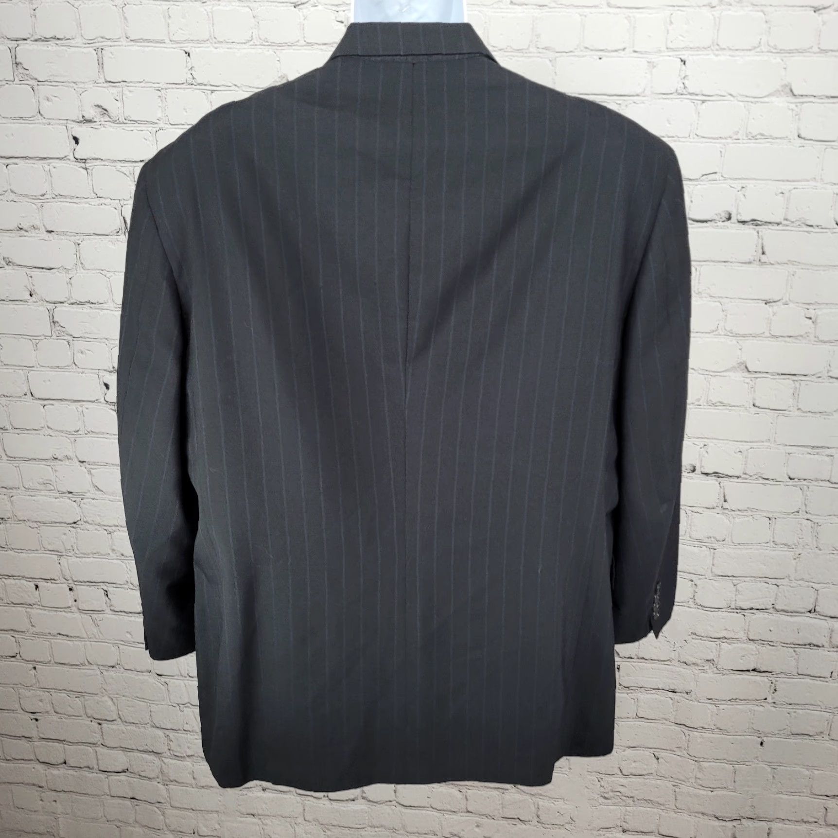 Hart Schaffner Marx Hart Schaffner Marx Blazer Jacket Men 44R Wool Black Notch Single-Breasted Two-Button 100% Wool USA Regular Vintage? Size 44R - 2 Thumbnail