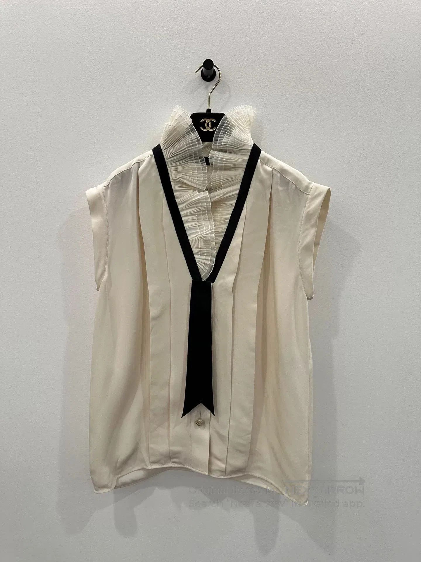 Chanel Chanel Vintage Sleeveless Blouse. Size S / US 4 / IT 40 - 1 Thumbnail