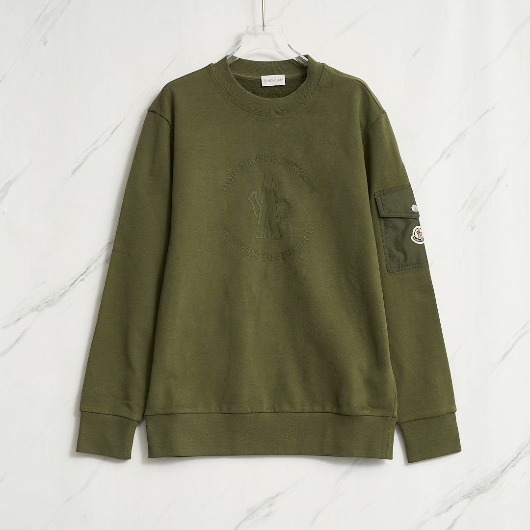 Moncler Moncler Men's Classic Logo Crewneck Sweatshirt Size US M / EU 48-50 / 2 - 1 Thumbnail