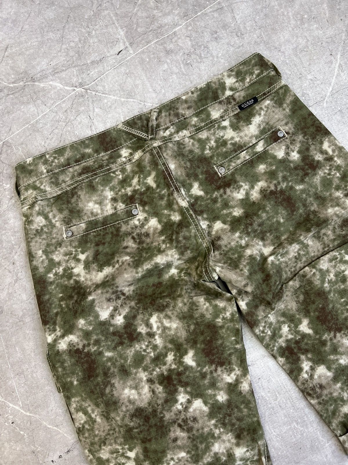 Guess Vintage streetwear camo cargo shorts y2k style hype Size US 30 / EU 46 - 11 Thumbnail