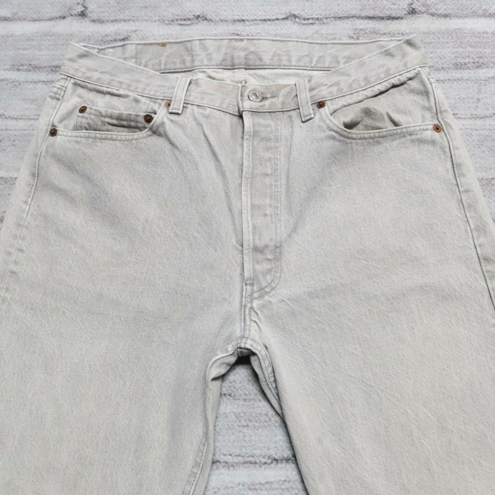 Denime VINTAGE Levis 501 Denim Jeans Mens 32 Grey USA Made 90s Size 32x30 1/2 Button Closure Size US 32 / EU 48 - 2 Thumbnail