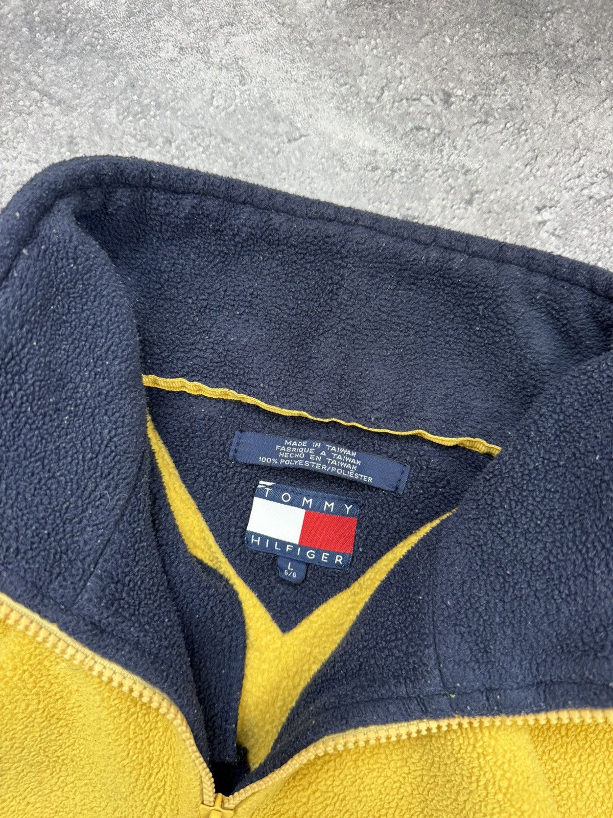 Tommy Hilfiger Vintage Tommy Hilfiger Fleece 1/4 Zip Jacket Big Logo Y2K Size US L / EU 52-54 / 3 - 11 Thumbnail